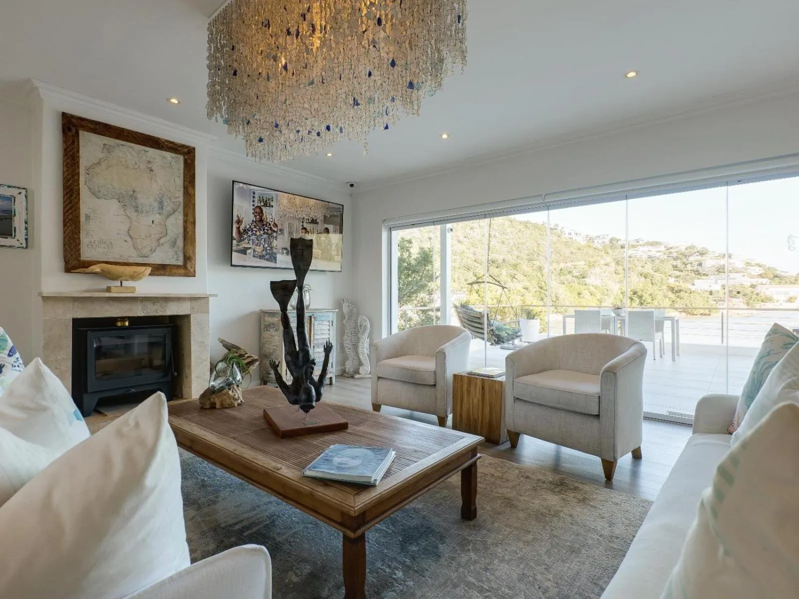 Communal lounge/ TV room in Amanzi Island Boutique Hotel