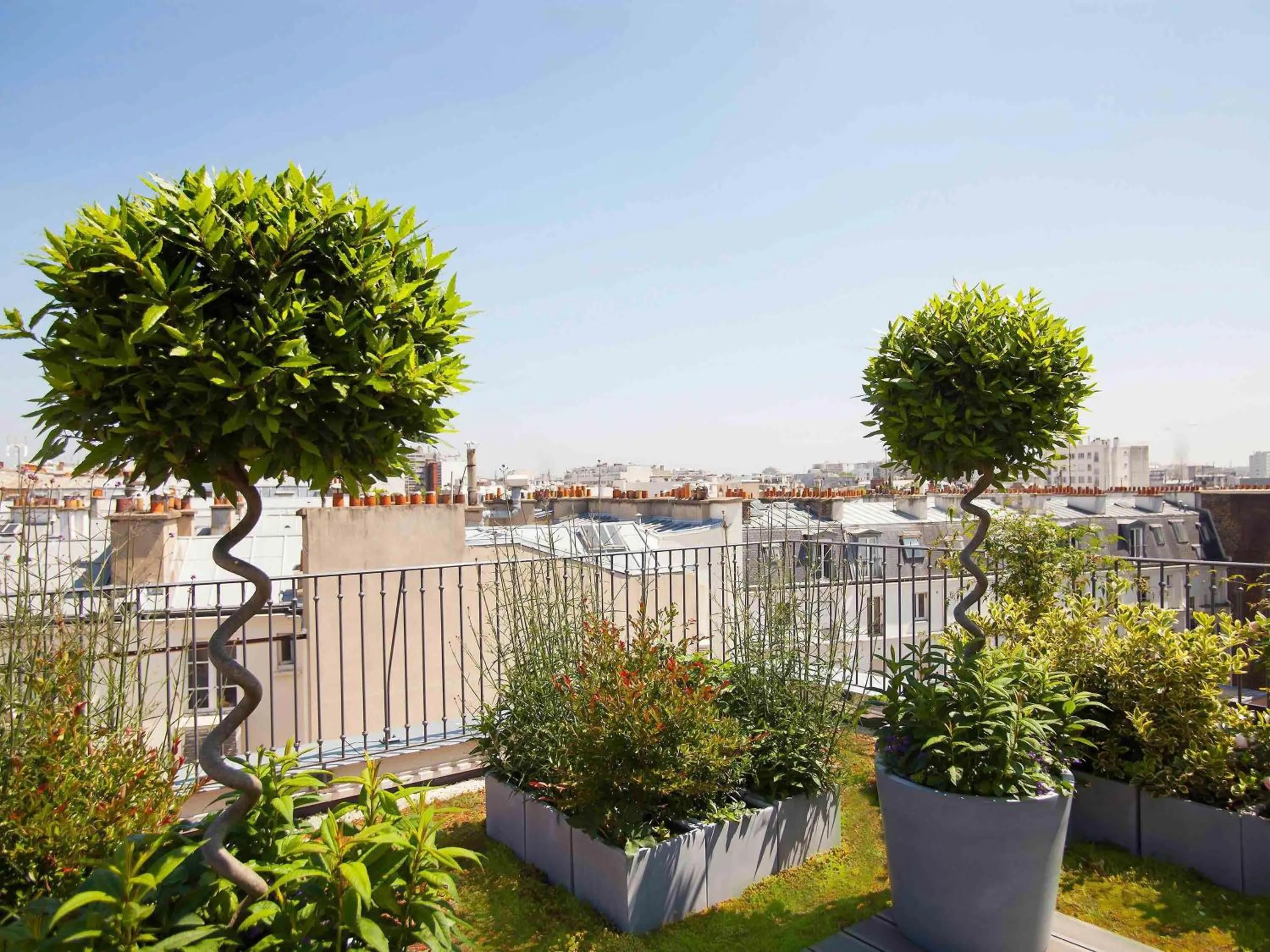 Photo of the whole room in Boutet Bastille Hotel Paris - MGallery Collection