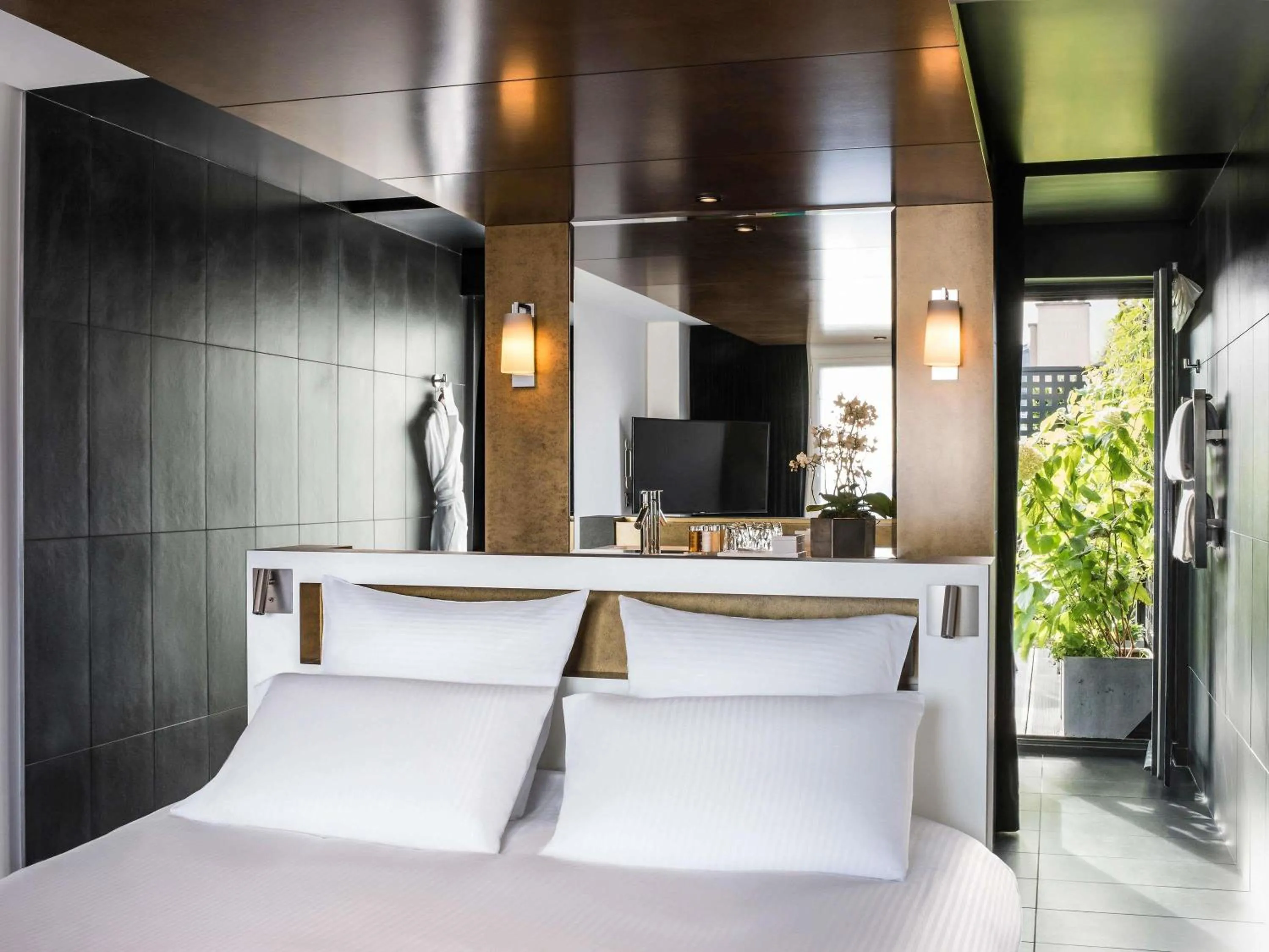 Bedroom, Bed in Boutet Bastille Hotel Paris - MGallery Collection