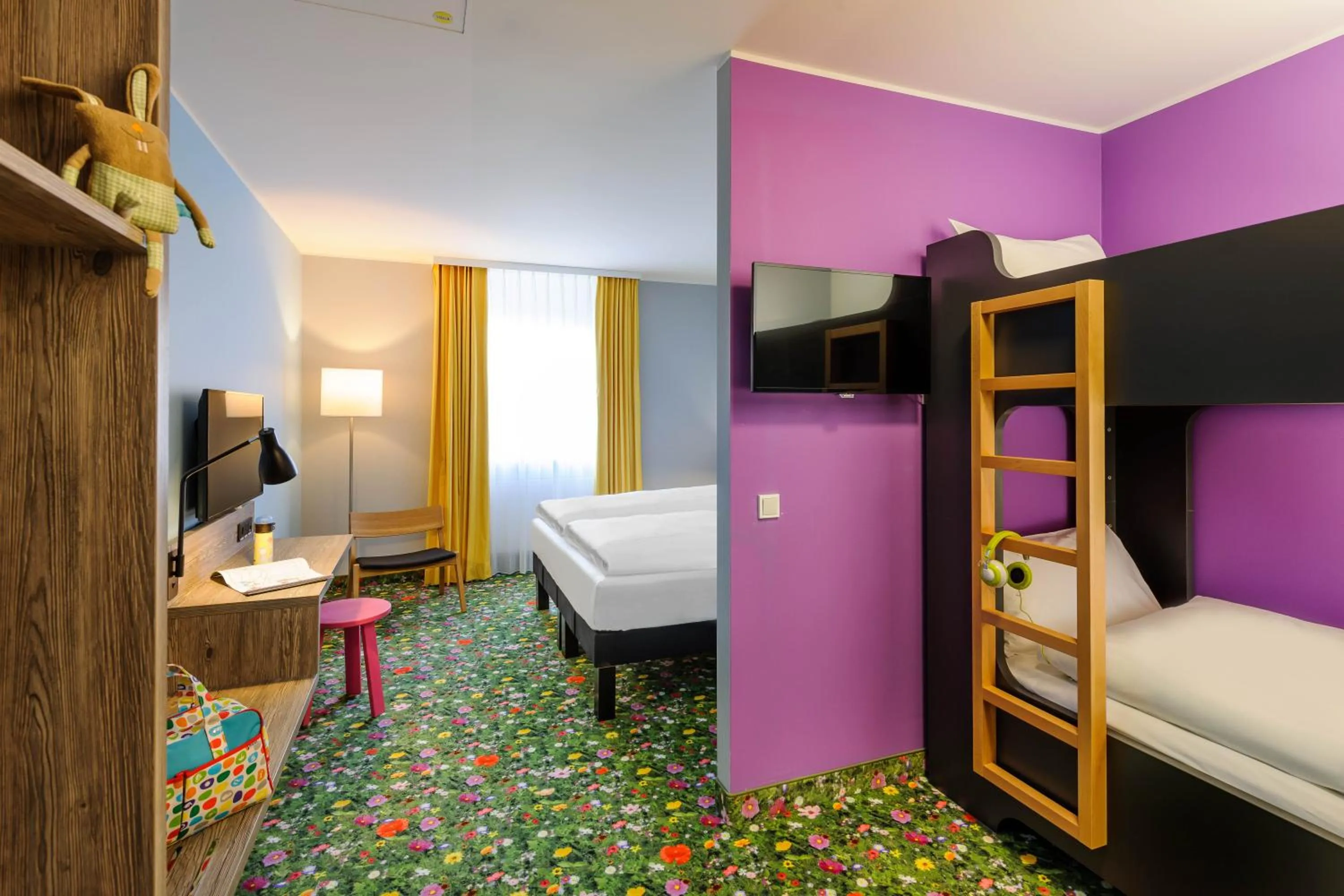 bunk bed, Bed in Felix Hotel Kaufbeuren