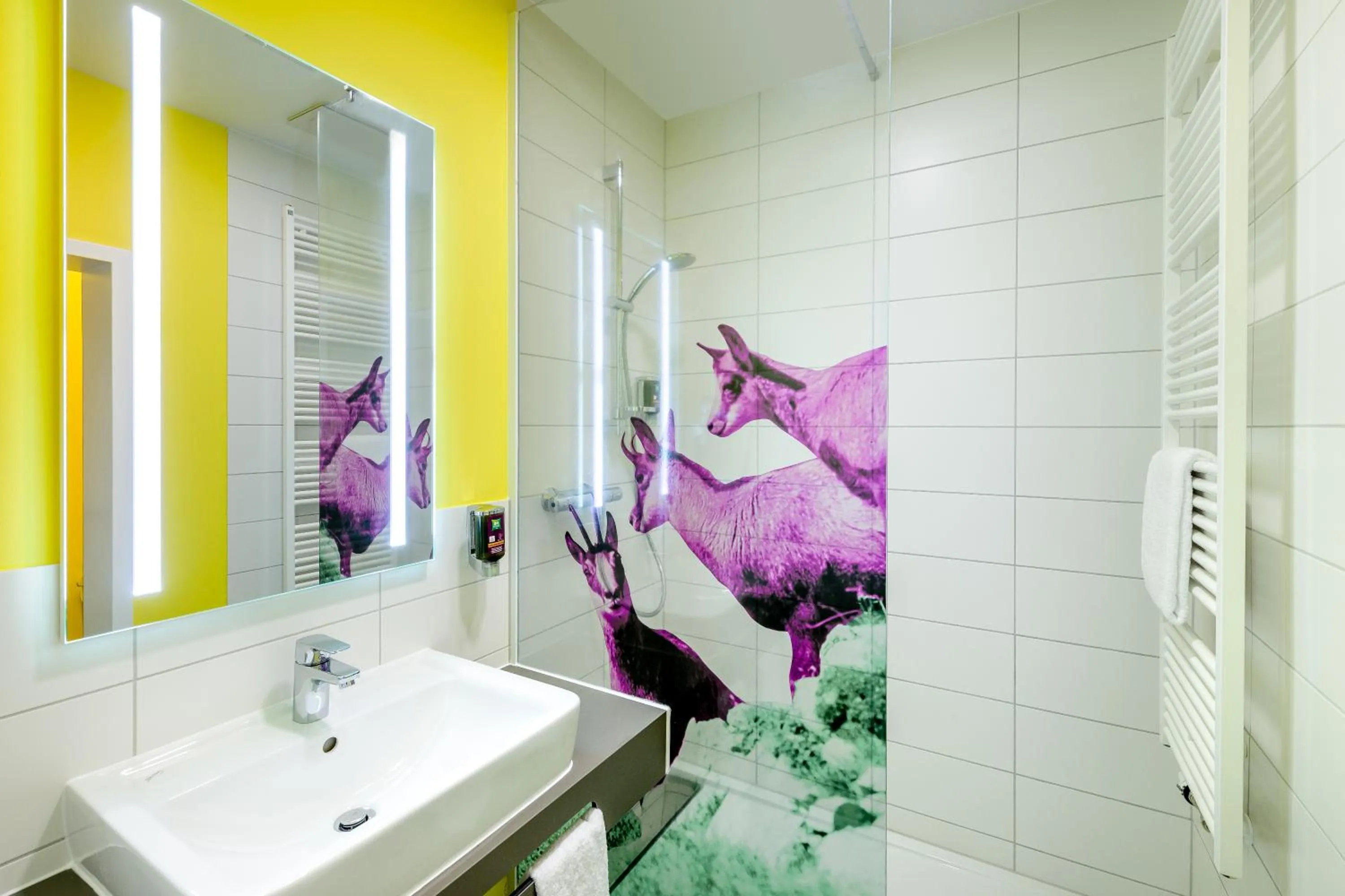 Shower in Felix Hotel Kaufbeuren