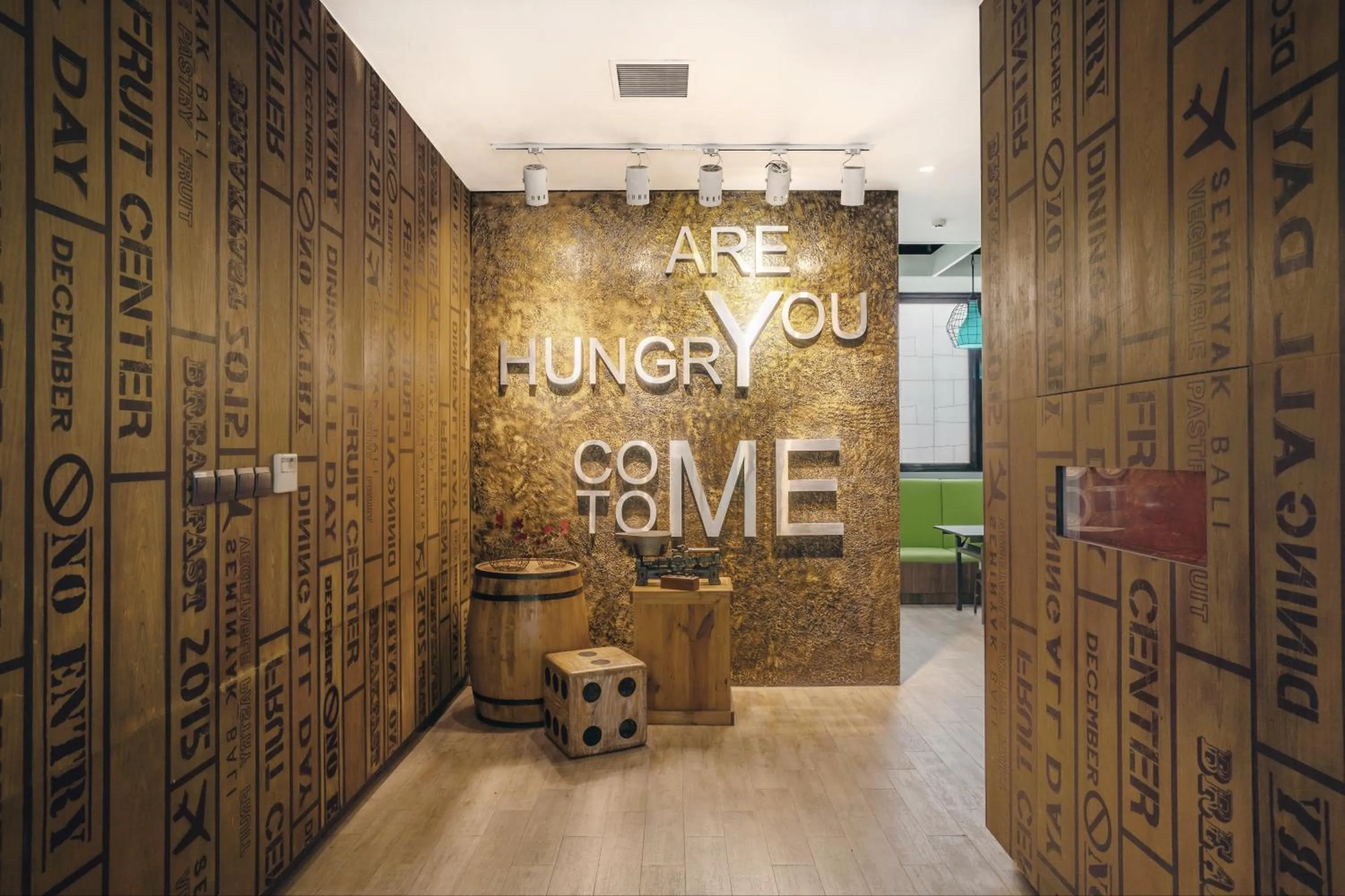 Restaurant/places to eat in Kamaniiya Petitenget Seminyak