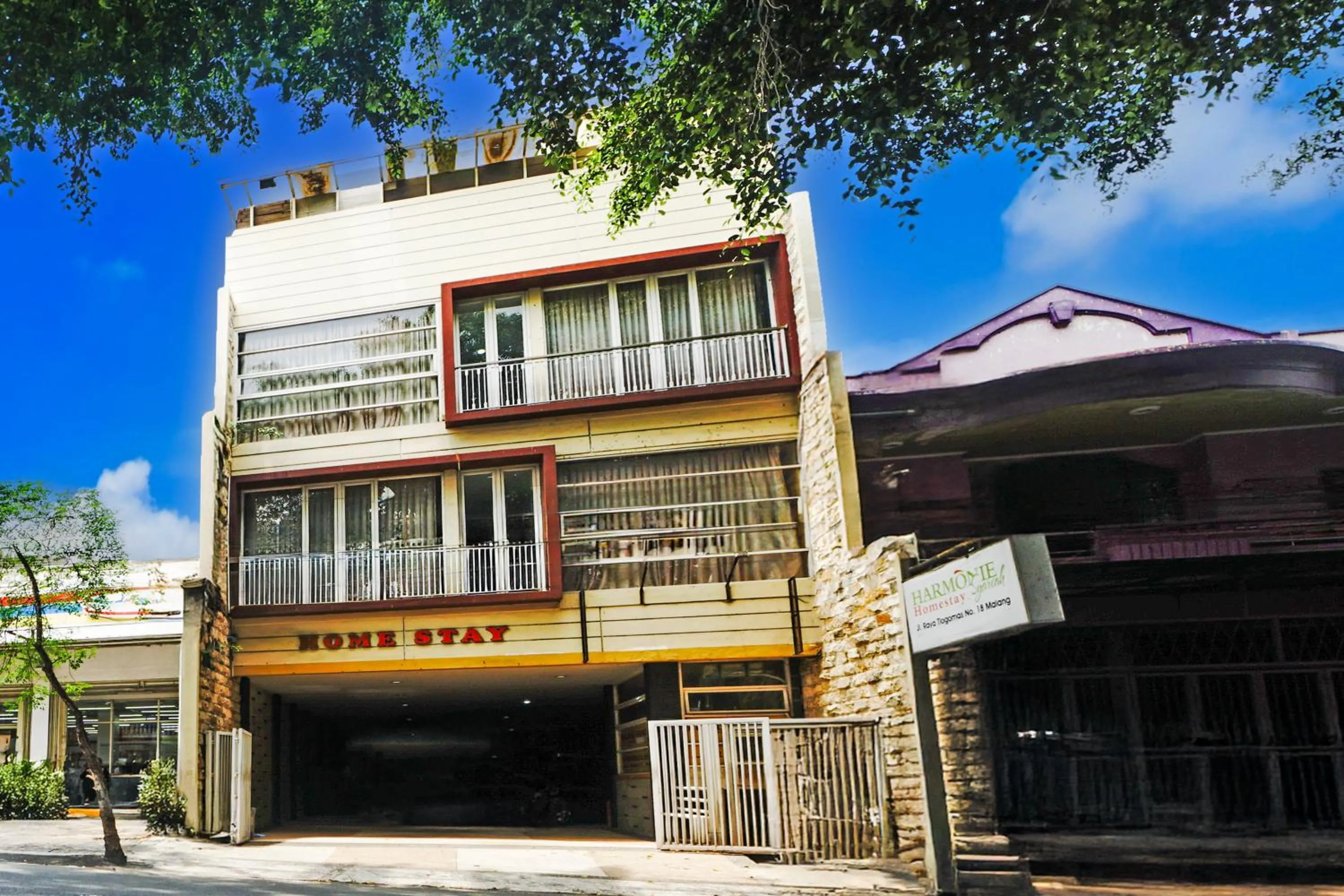 Property building in Hotel O Symphony Homestay Tlogomas