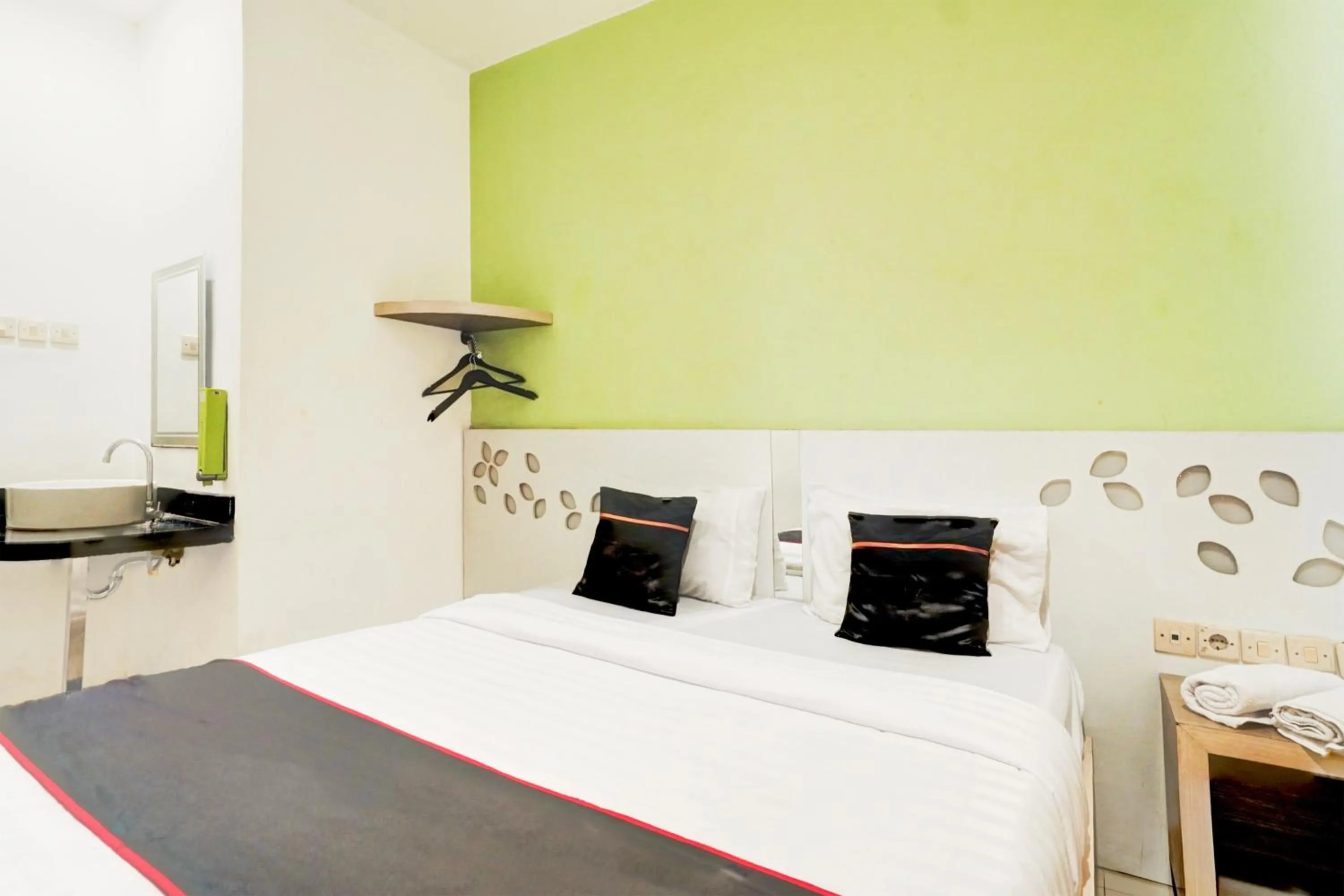 Standard Double Room in Hotel O Symphony Homestay Tlogomas