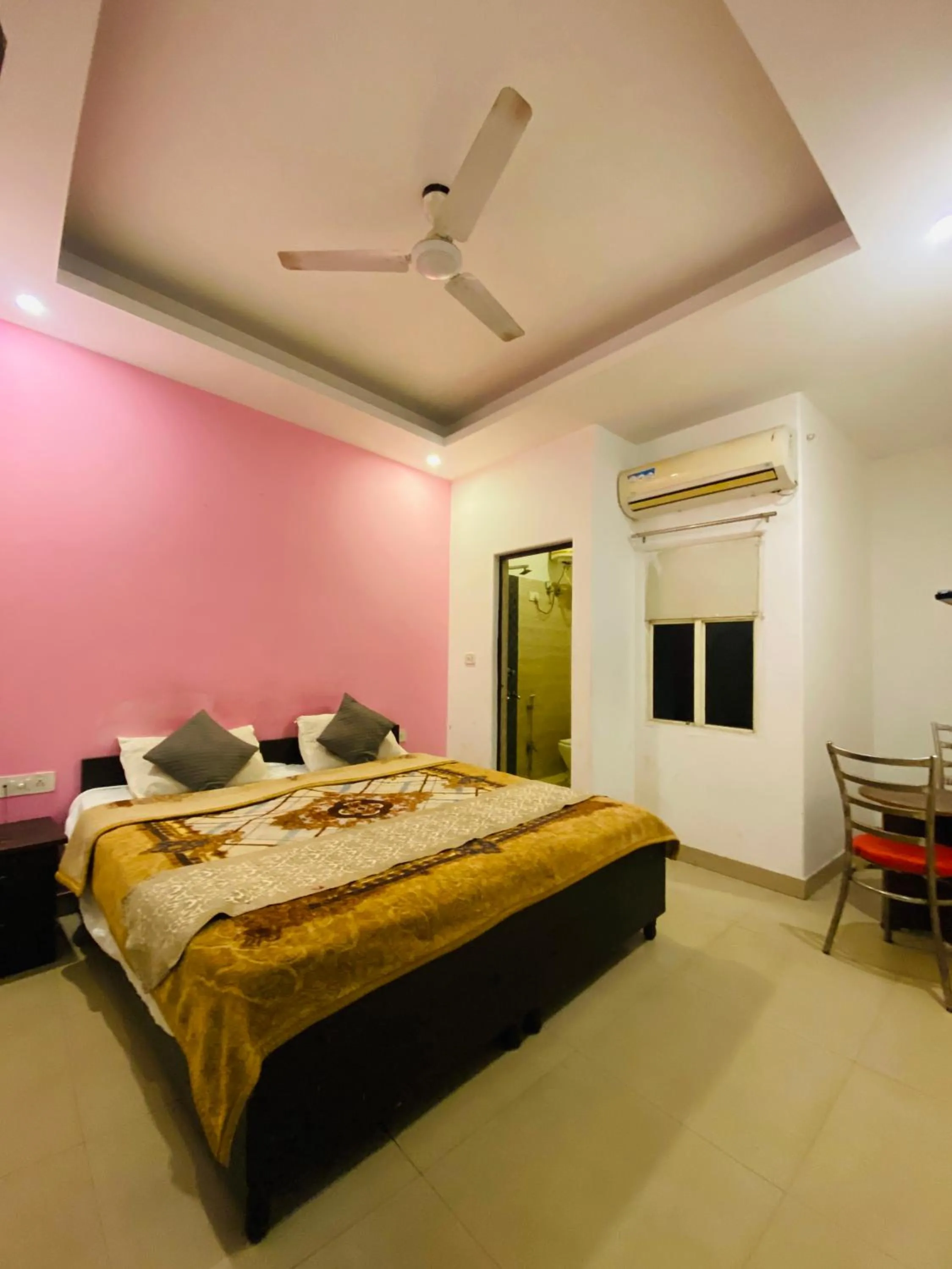 Diamond Star Hotel