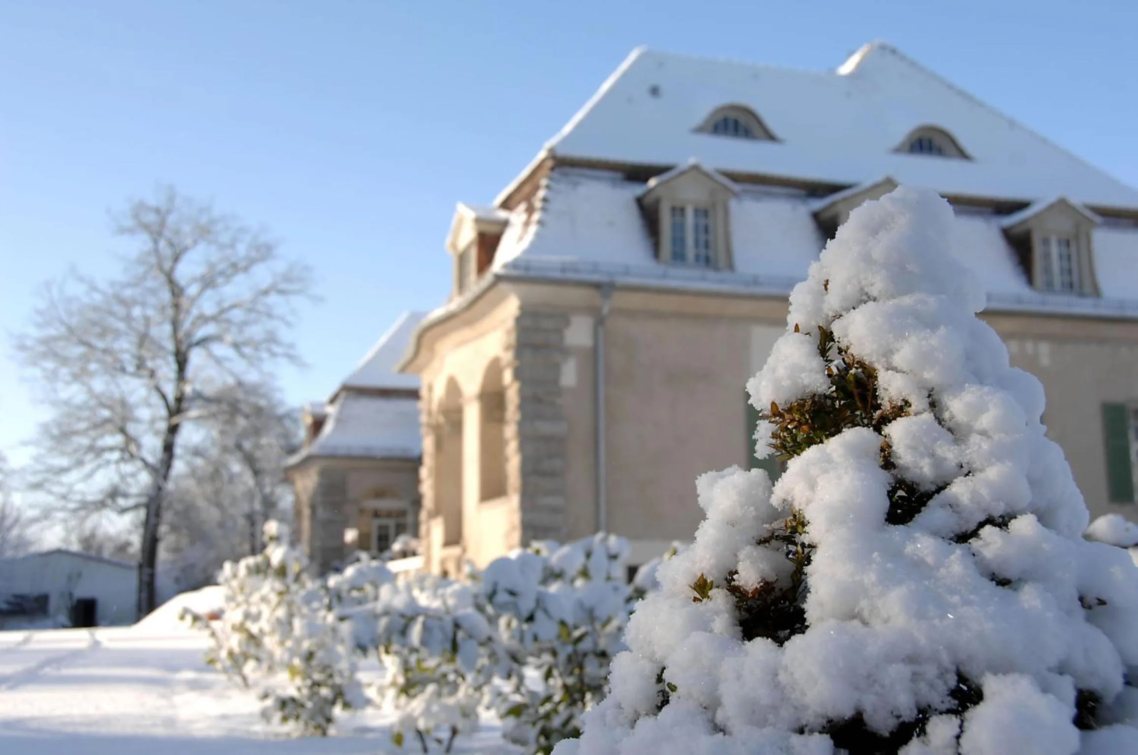 Property building in Schloss Kartzow