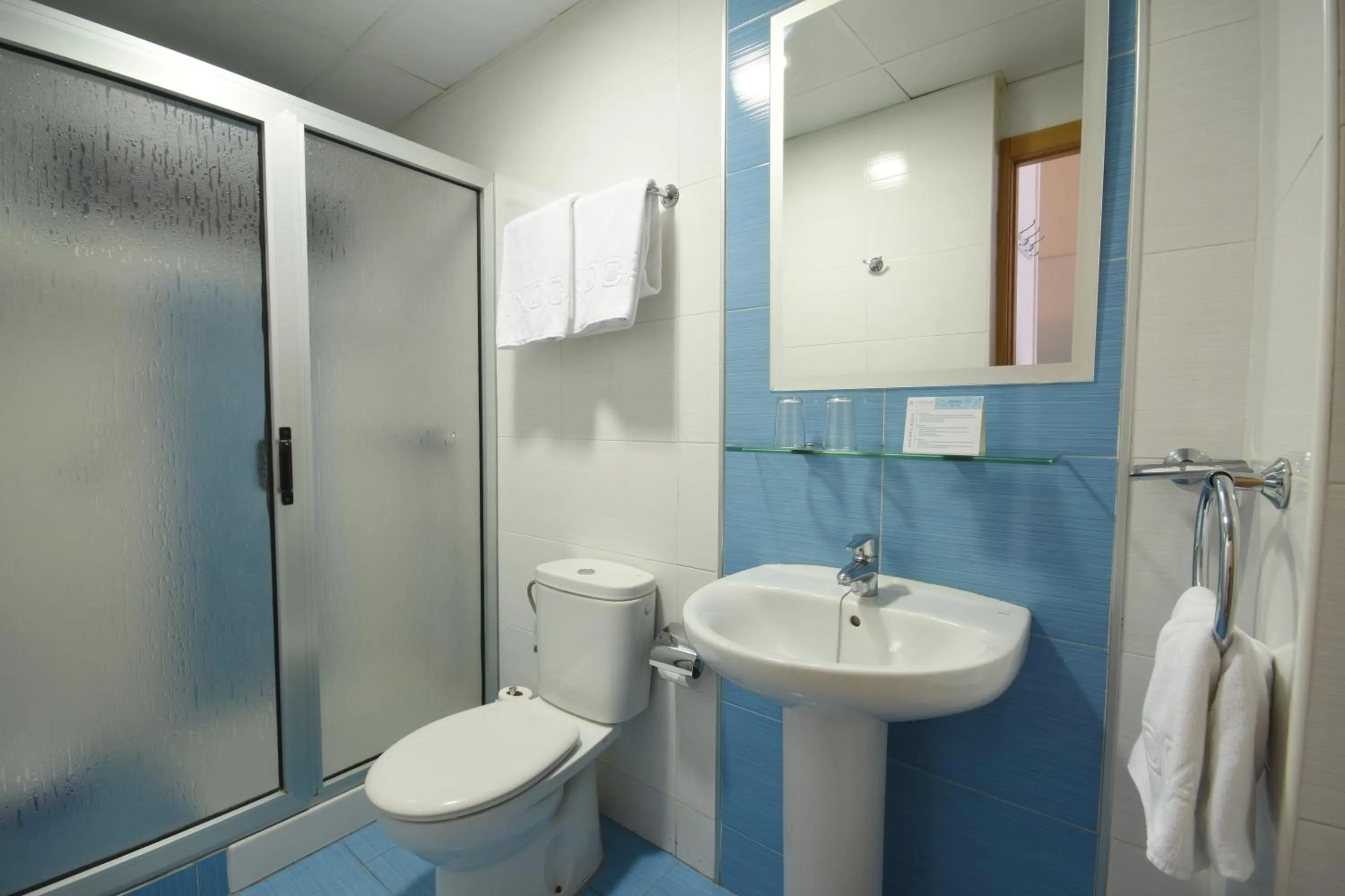 Bathroom in Apartamentos Tinoca