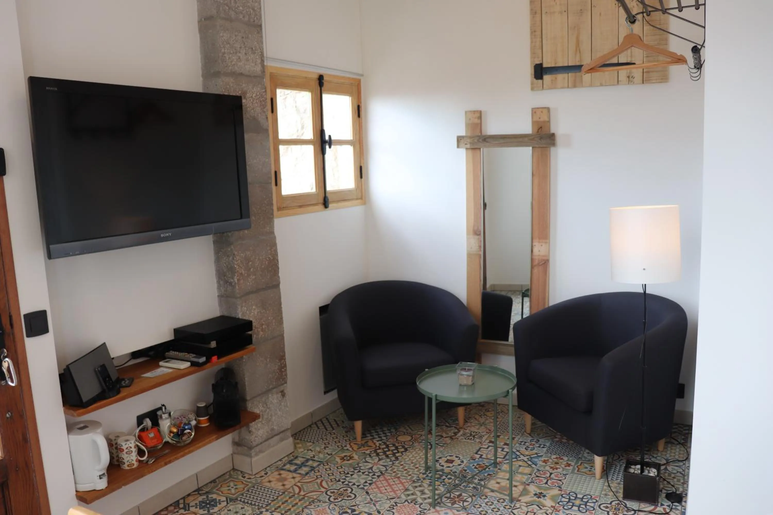 TV and multimedia in Skylark Bed & Breakfast