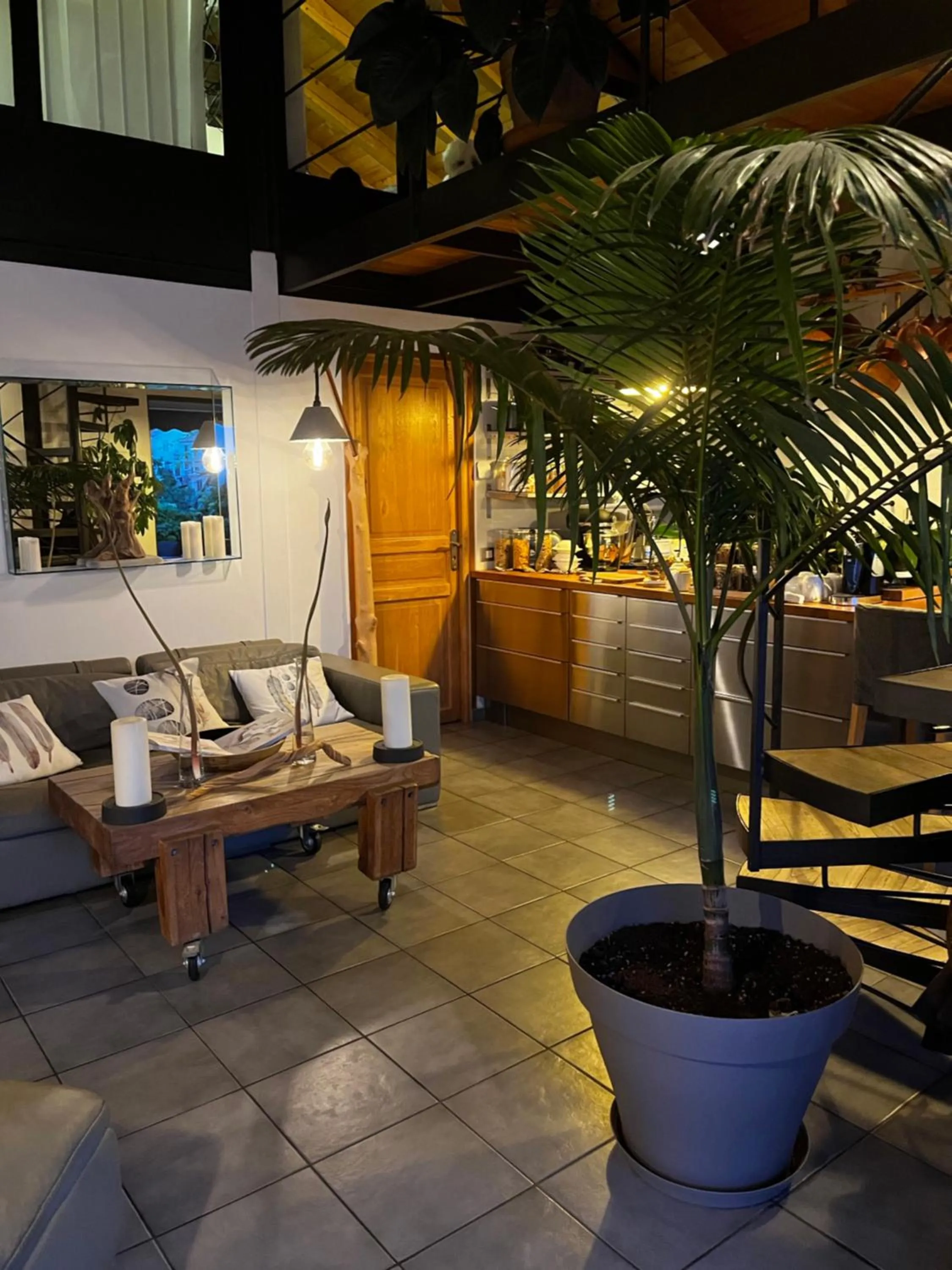 Library in Skylark Bed & Breakfast