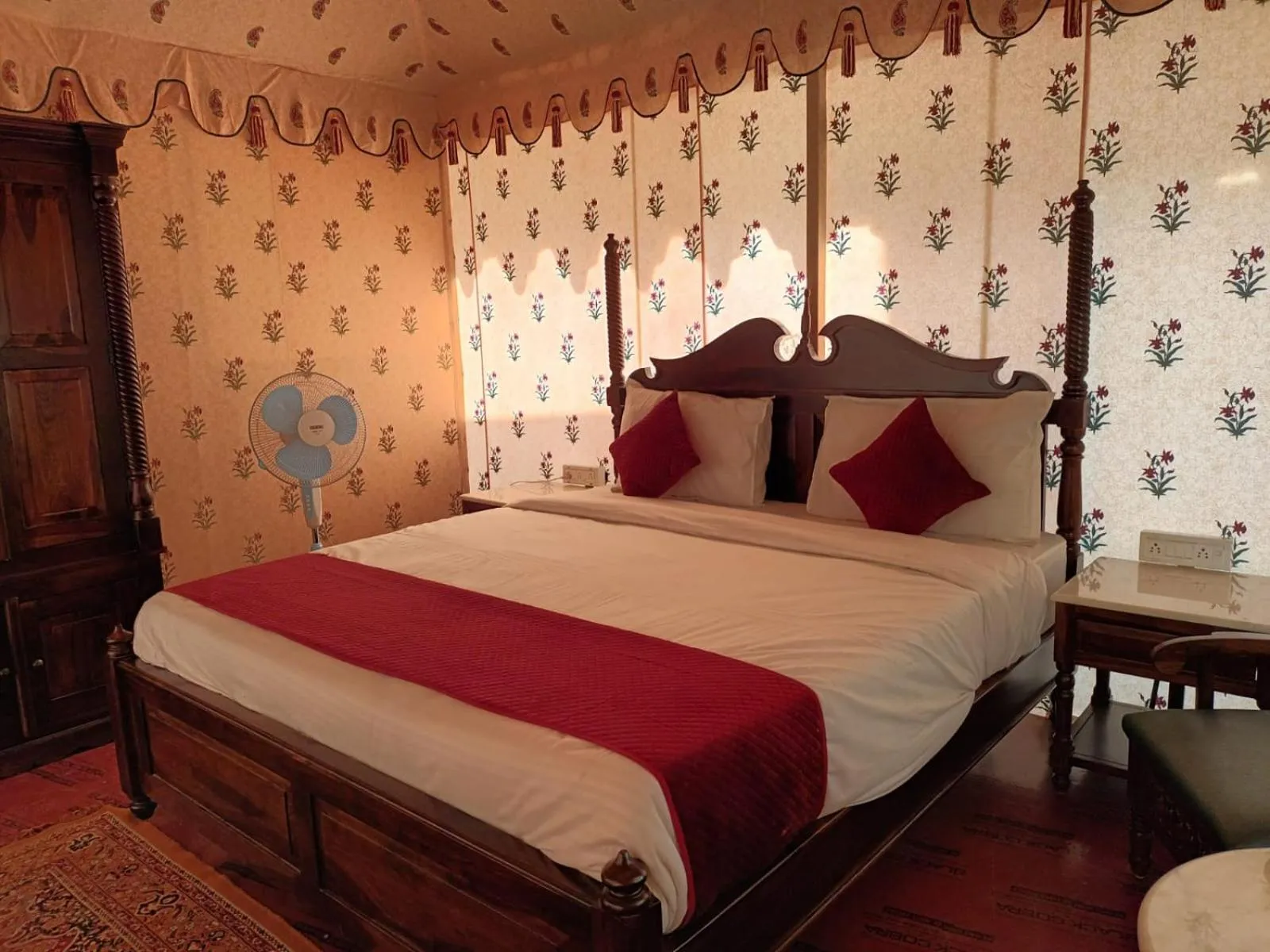 Bed in Hotel Green Haveli - A Heritage and Hill View Hotel , Pushkar
