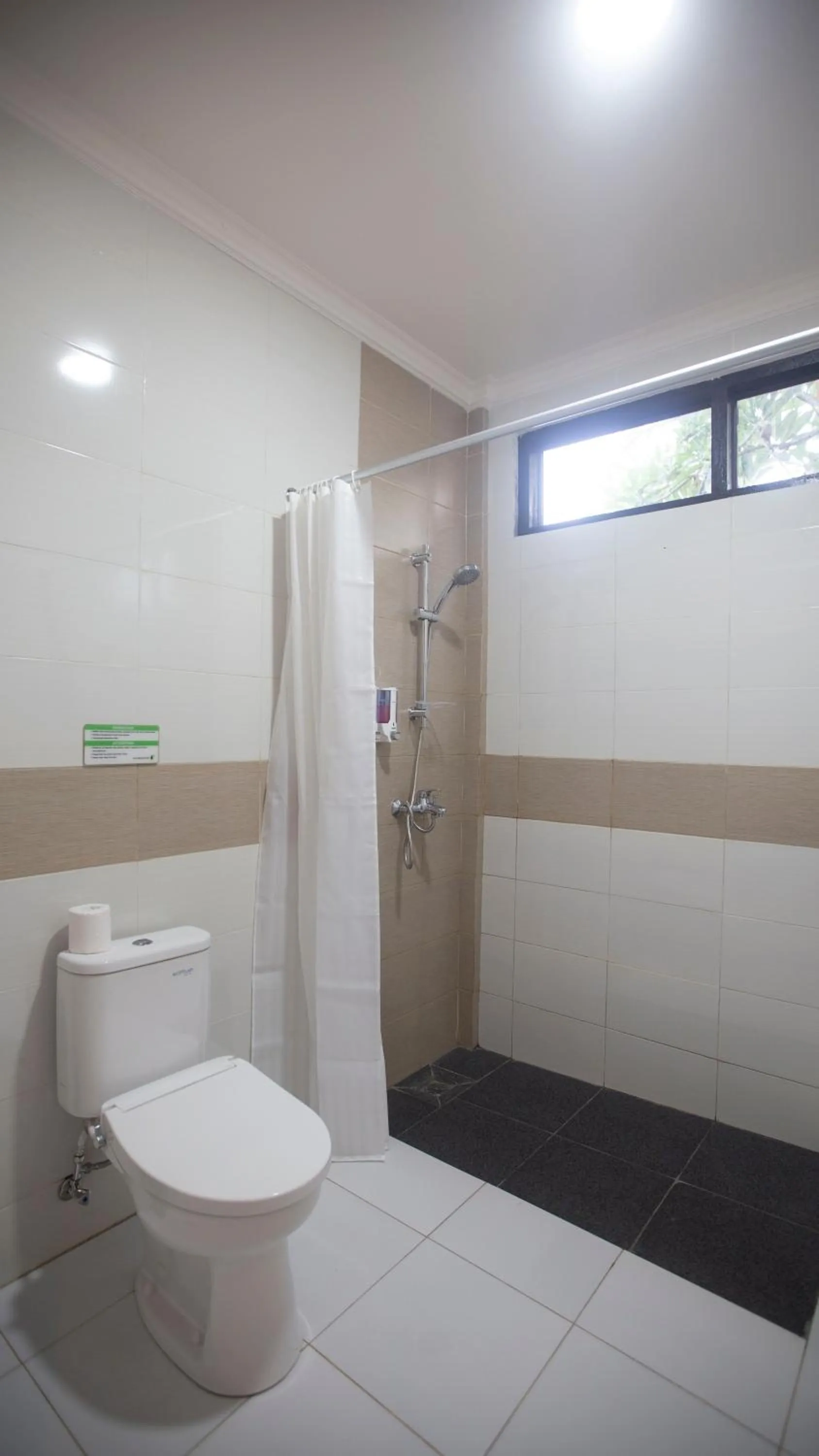 Bathroom in Bali Wirasana Inn