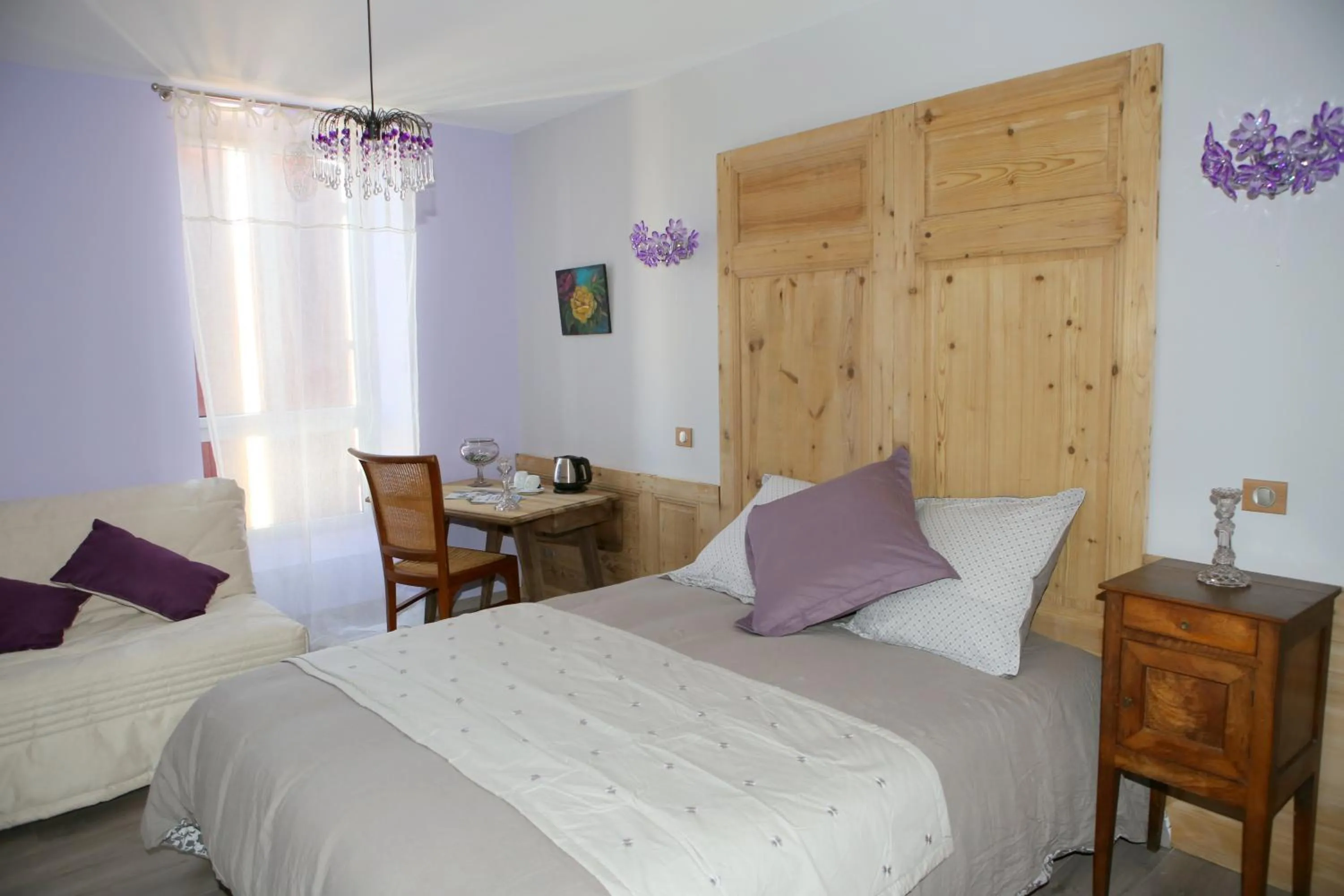 Bedroom, Bed in Aux Pierres Magiques