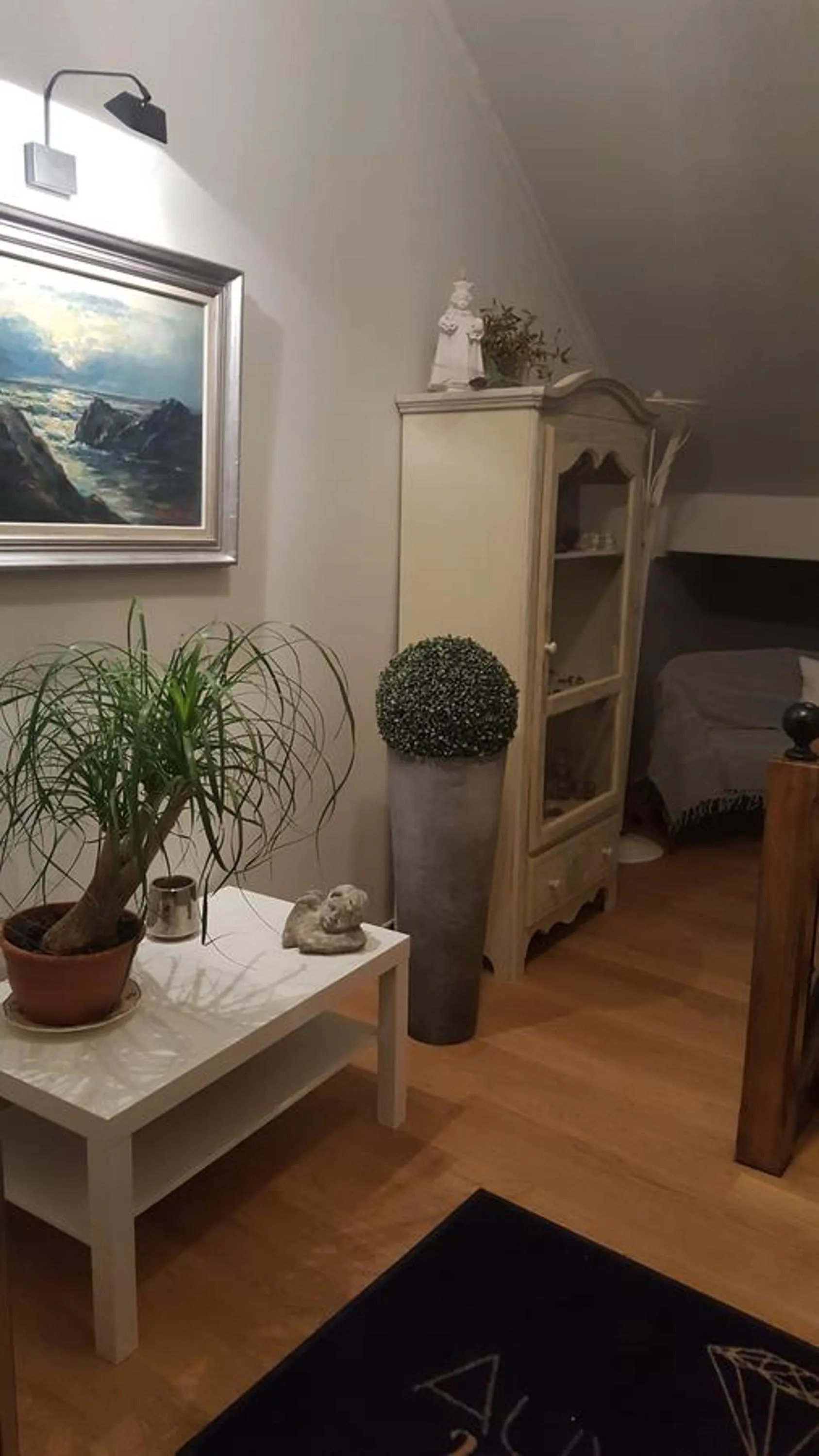 Decorative detail in Aux Pierres Magiques