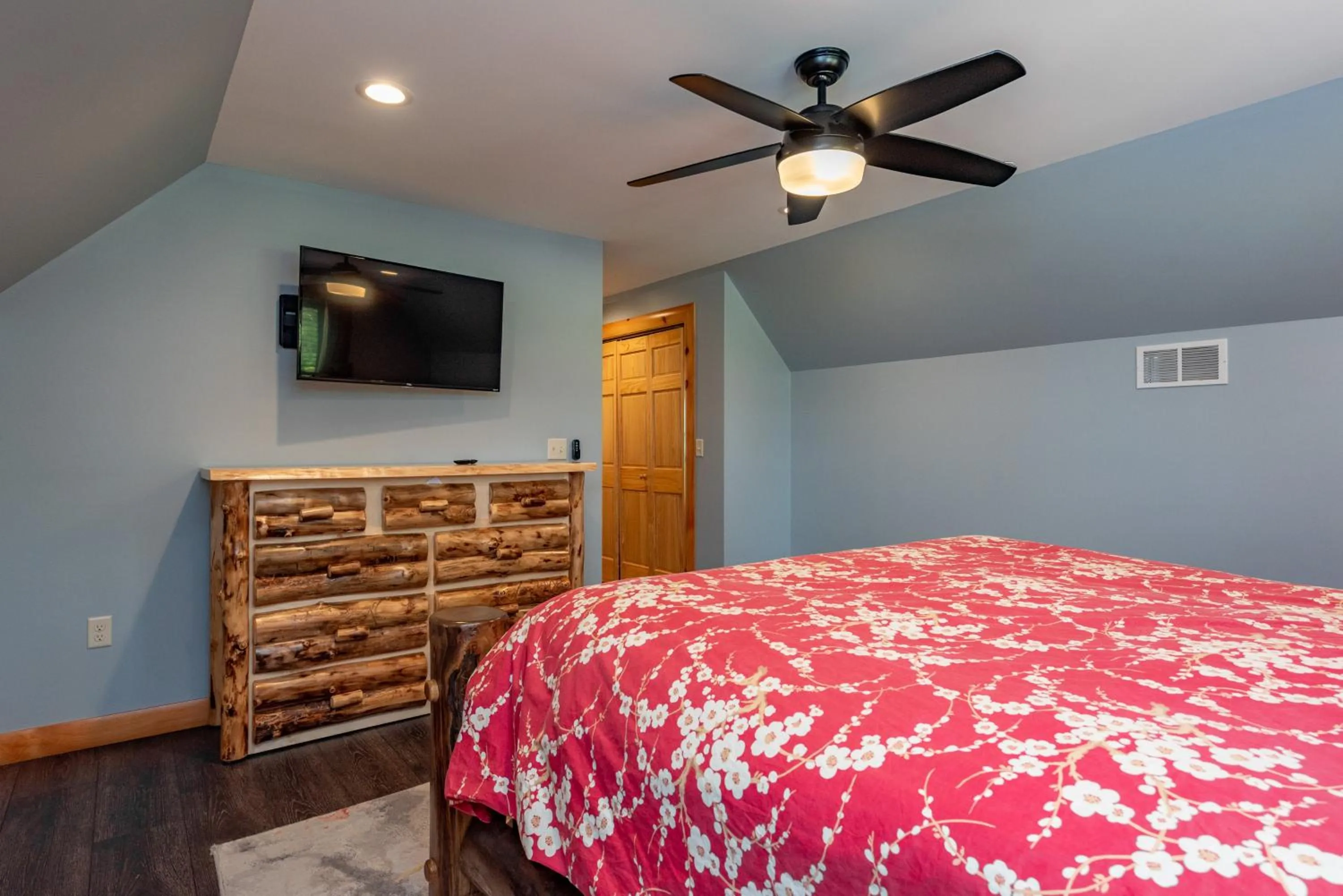 Bed in Mountain Mojo