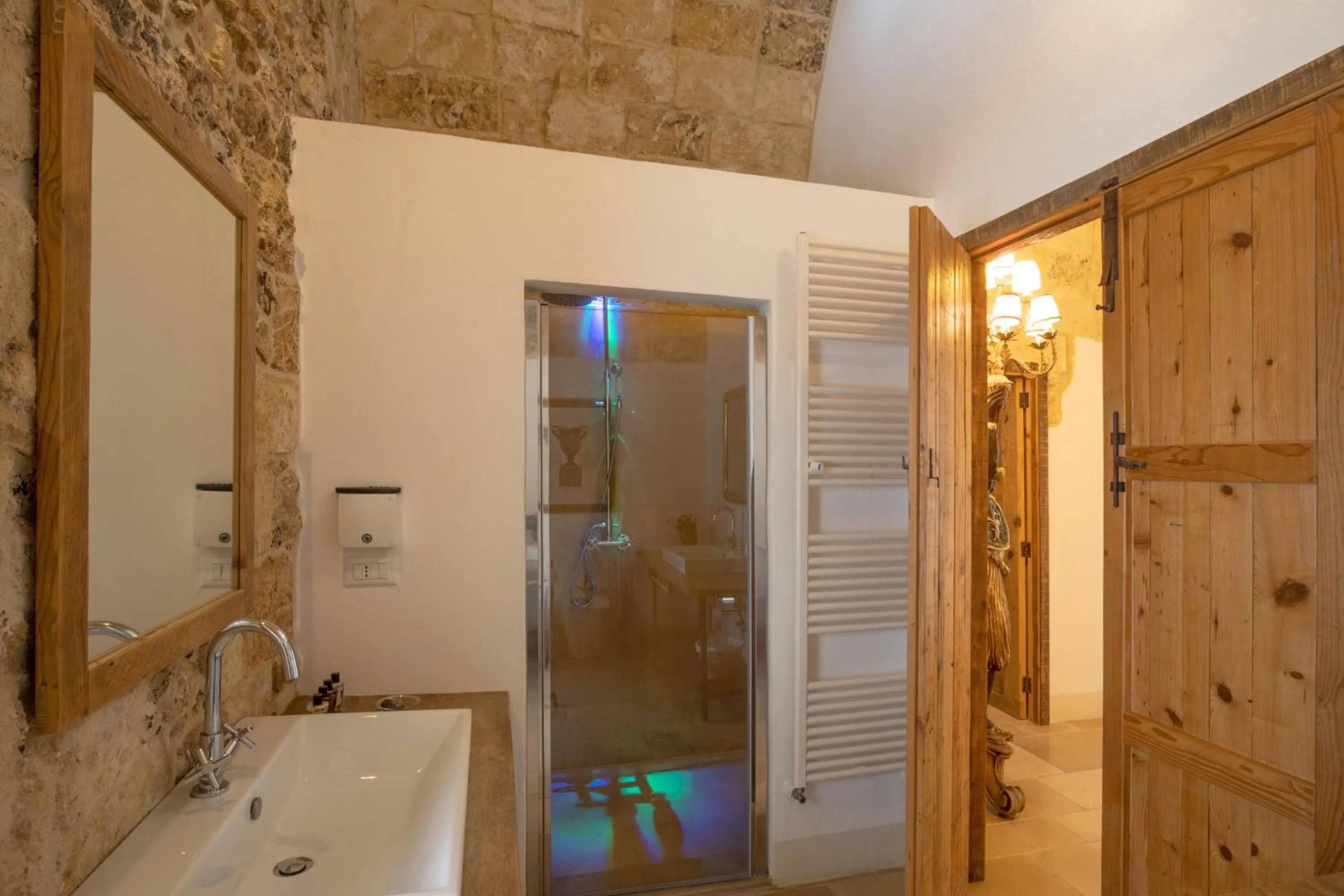 Shower in Masseria Fano Relais & Wine