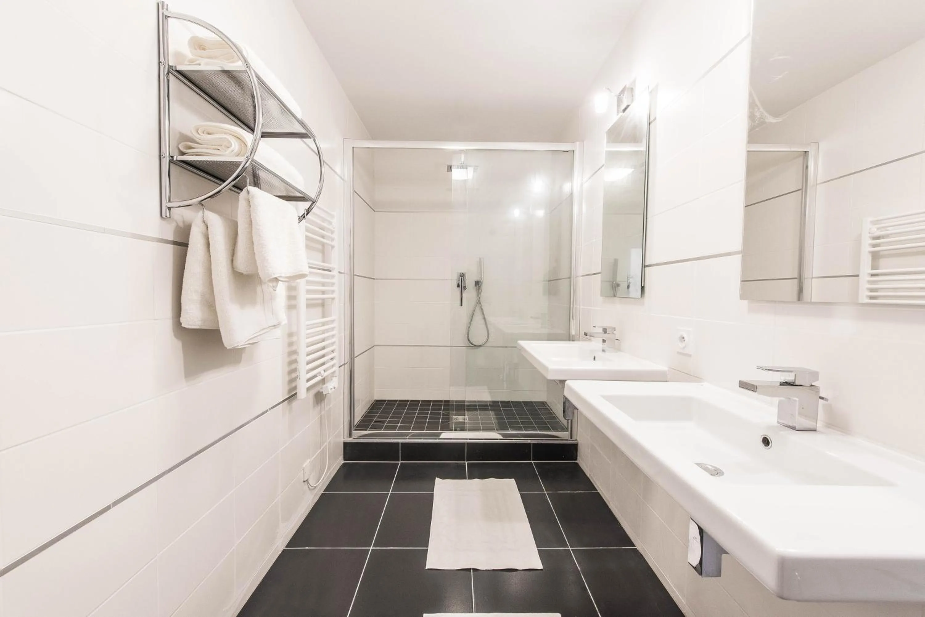 Bathroom in Les Appartements Paris Clichy