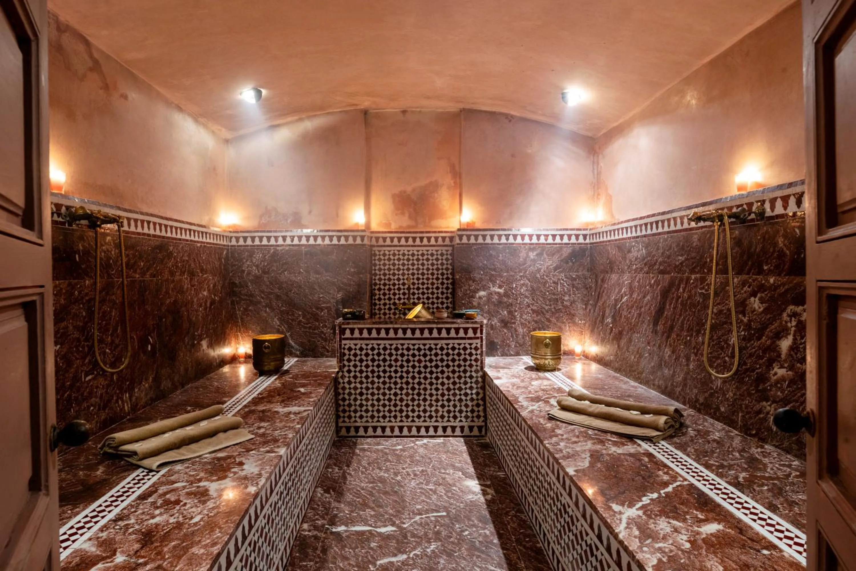 Sauna, Bed in Almaha Marrakech Restaurant & SPA