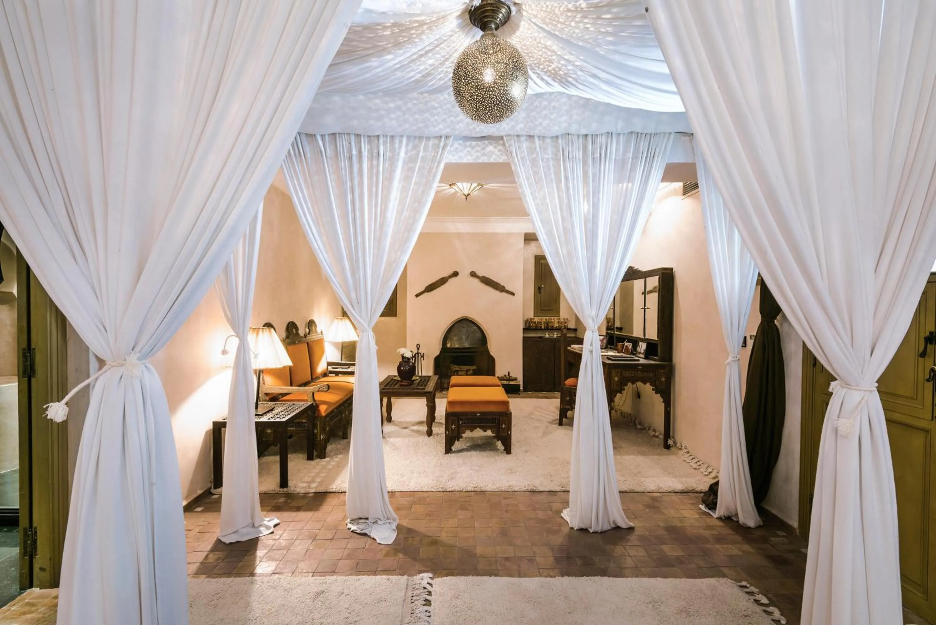 Living room, Bed in Almaha Marrakech Restaurant & SPA