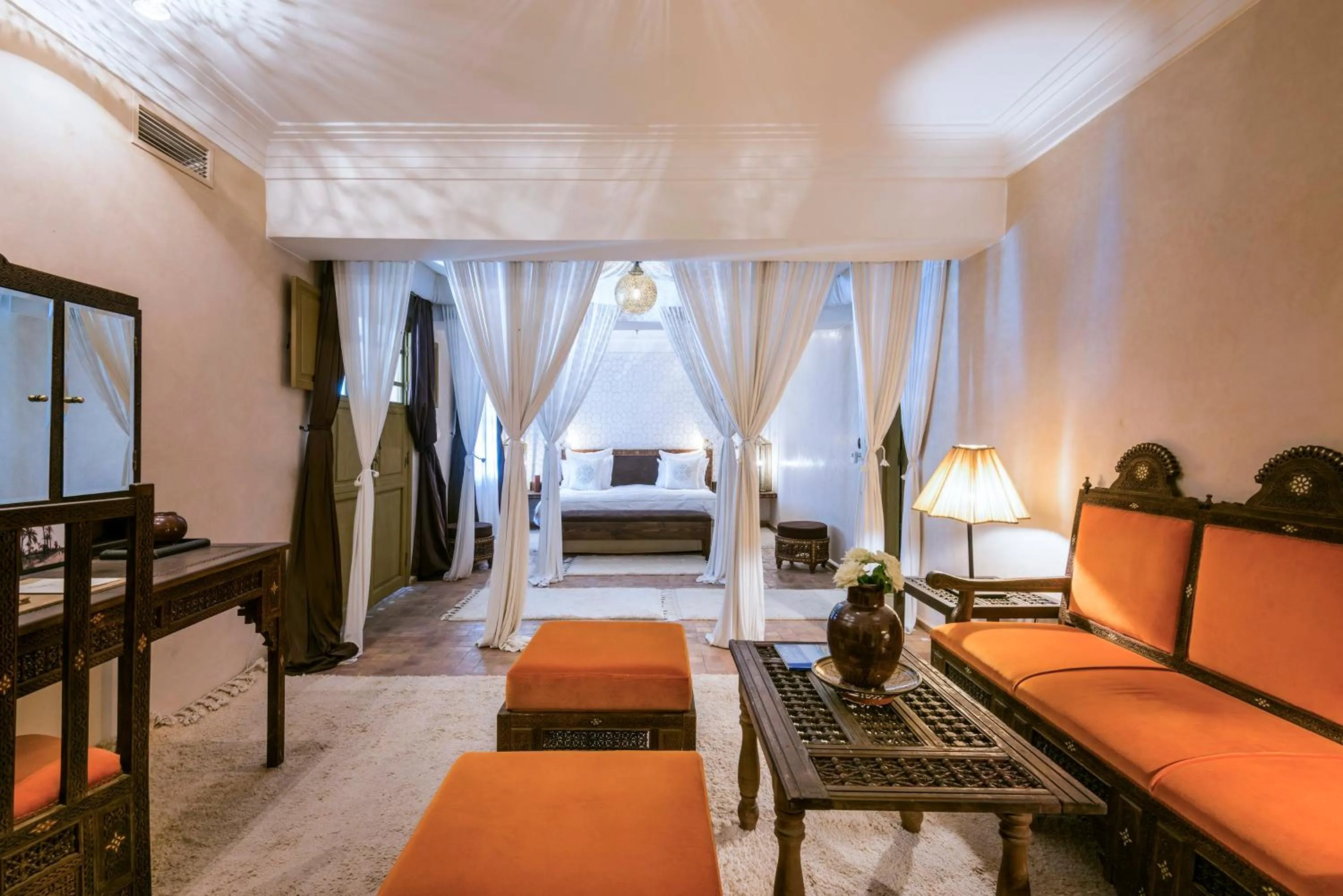 TV and multimedia, Bed in Almaha Marrakech Restaurant & SPA