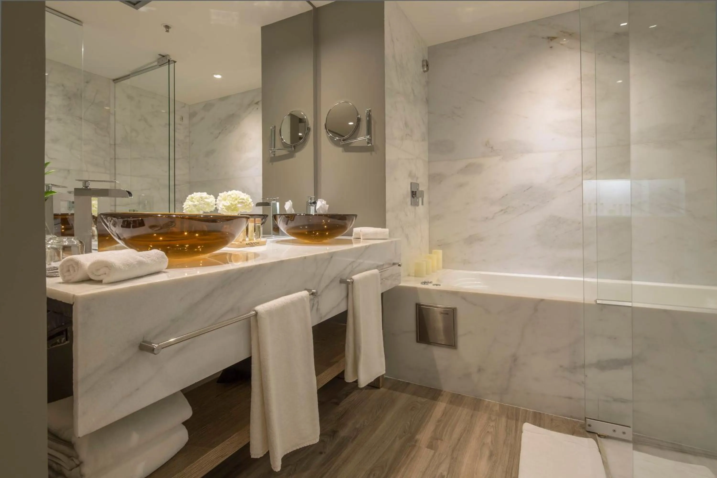 Bathroom in Movich Buró 51