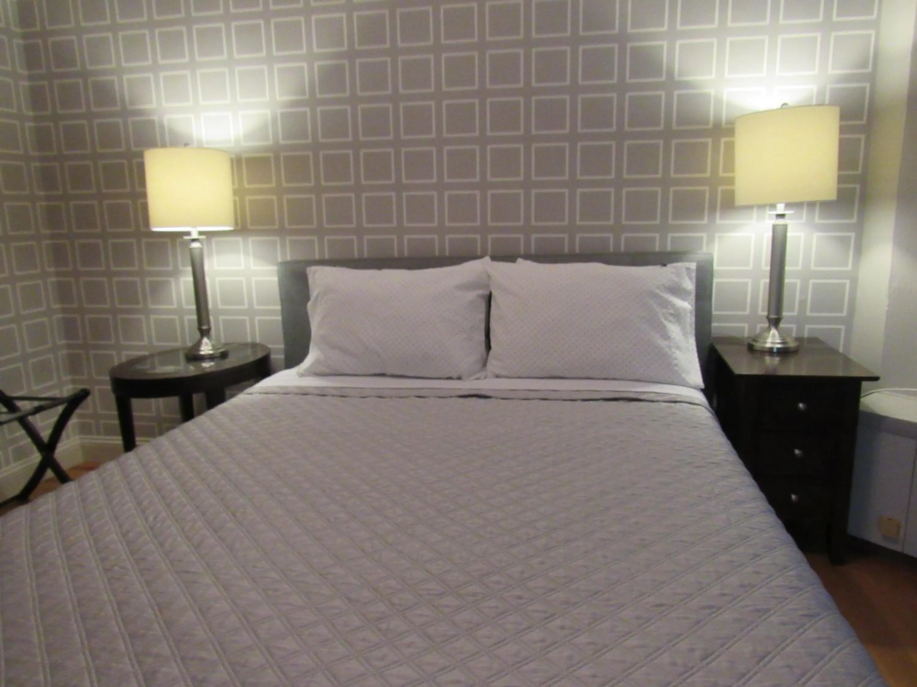 Bed in Washington Park Inn