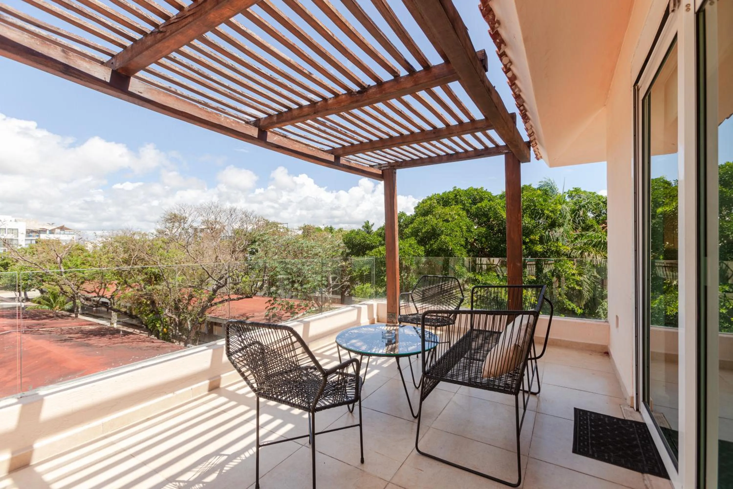 Day in Via Tendenza Condos