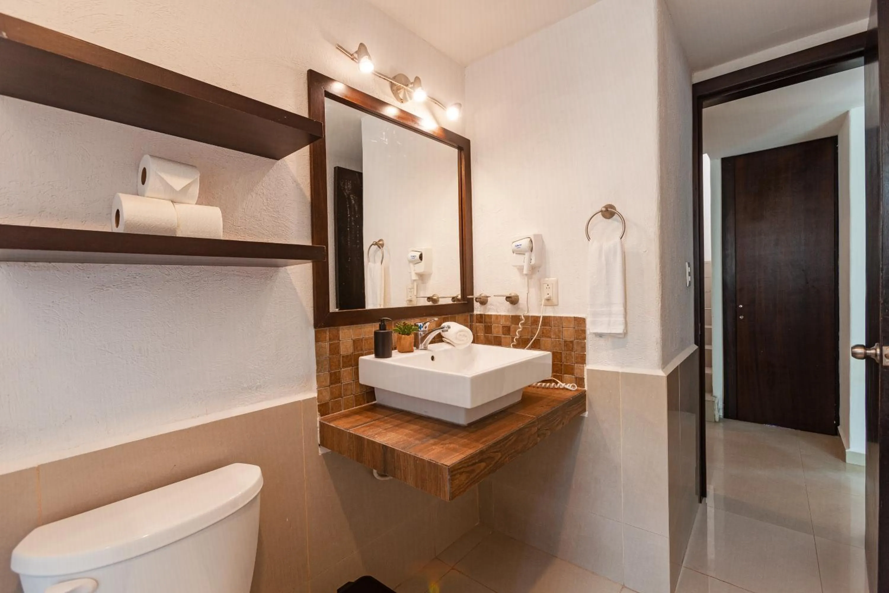 Toilet in Via Tendenza Condos