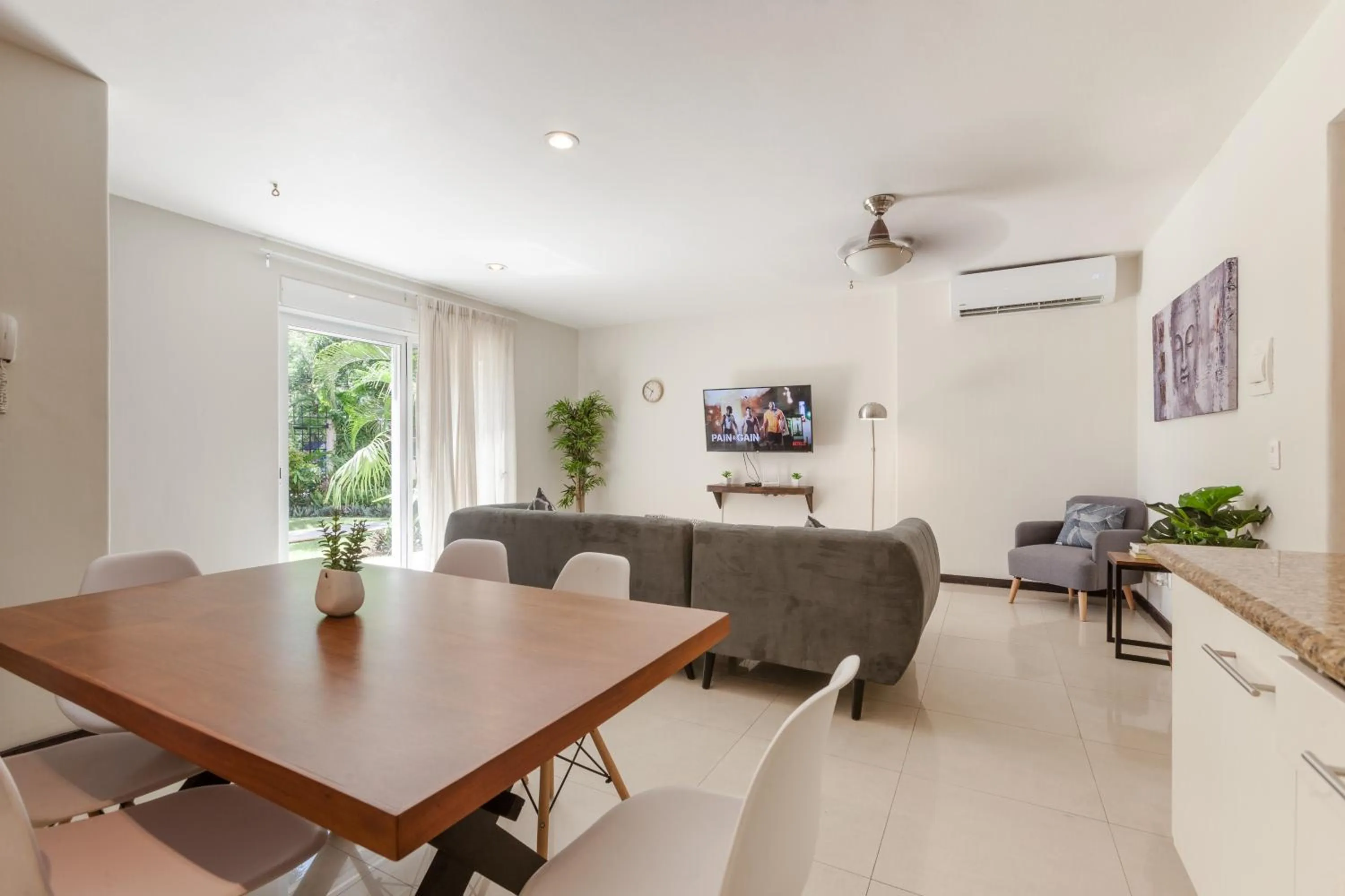 TV and multimedia in Via Tendenza Condos