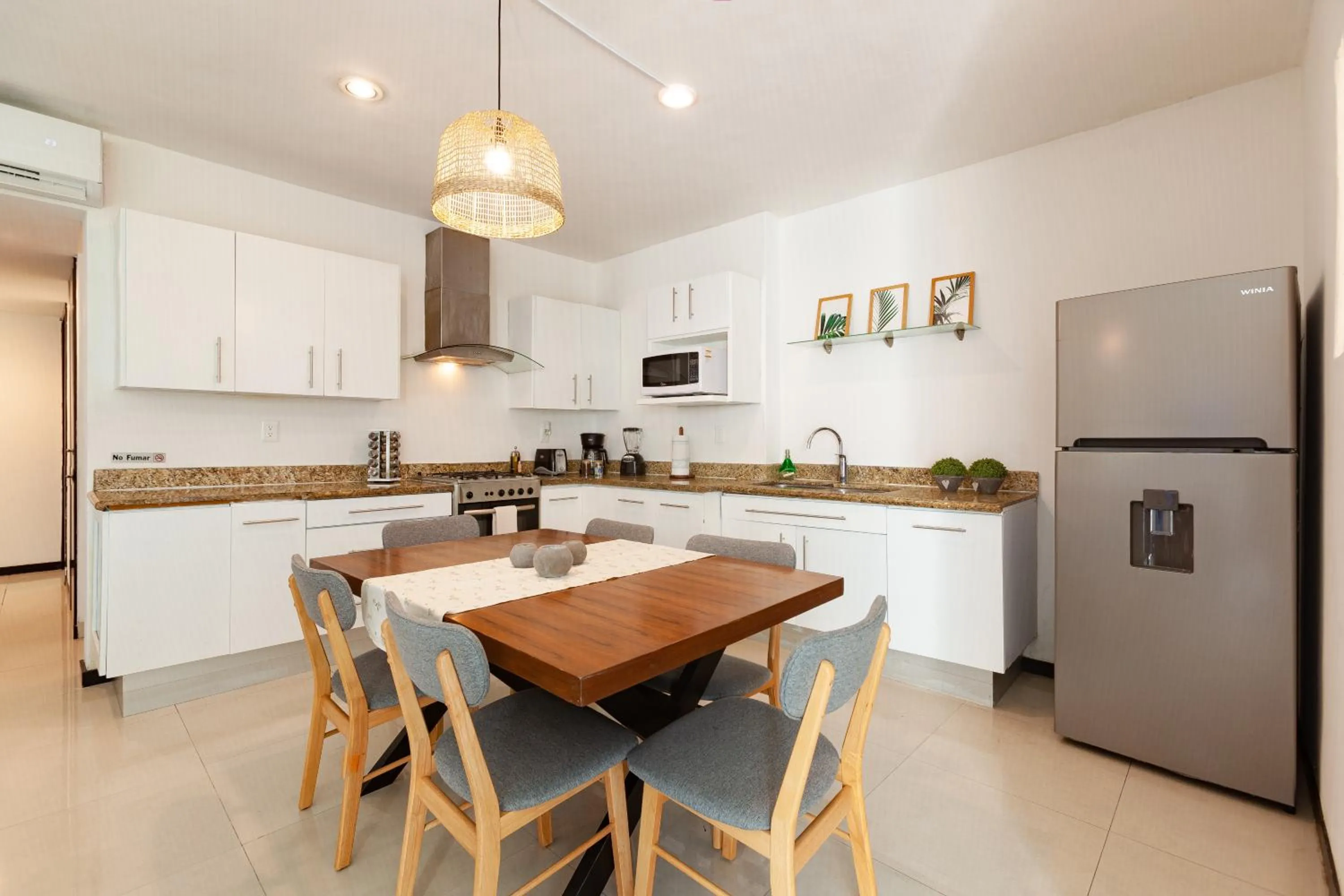 Kitchen or kitchenette in Via Tendenza Condos