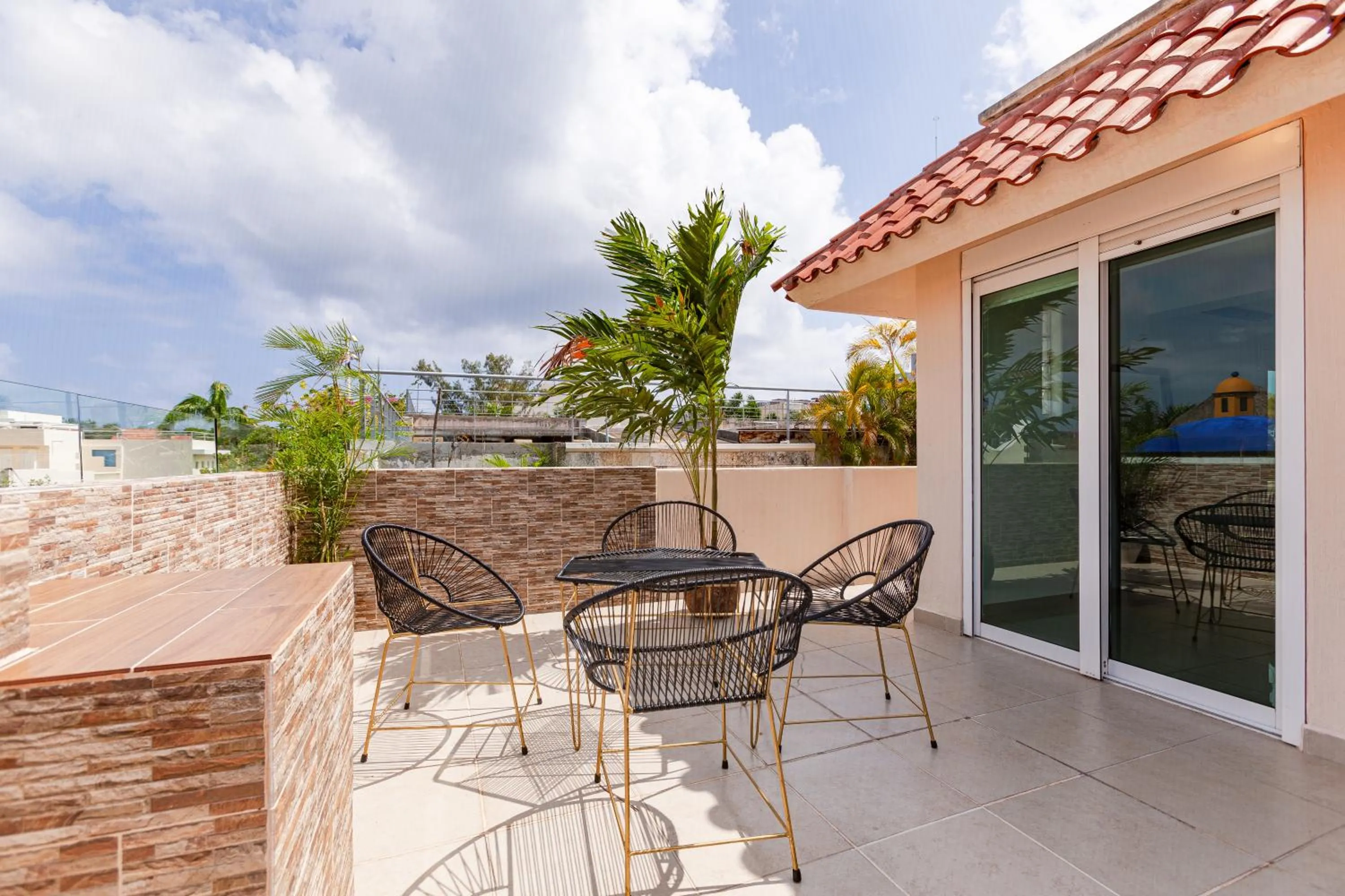 Day in Via Tendenza Condos