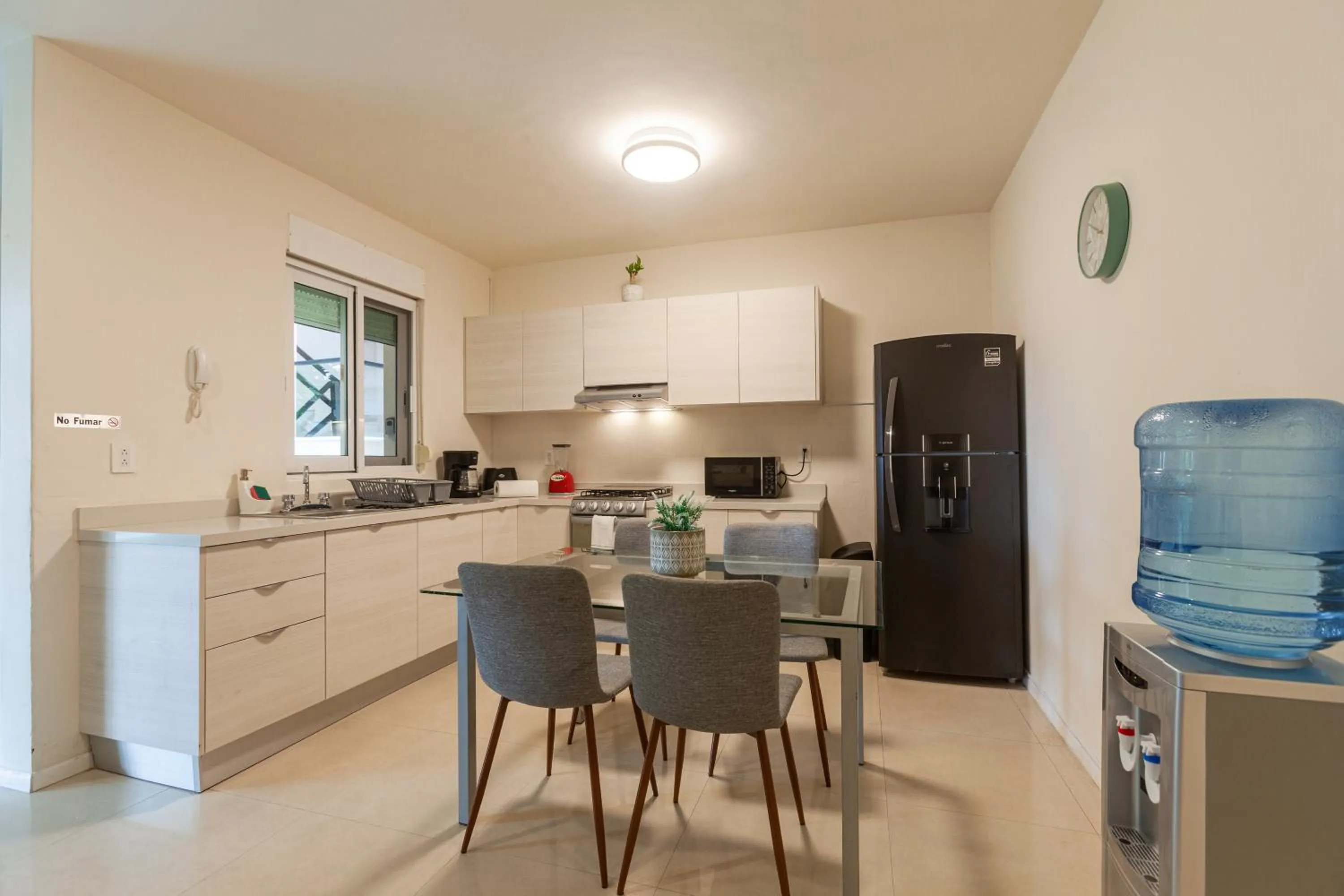 Kitchen or kitchenette in Via Tendenza Condos