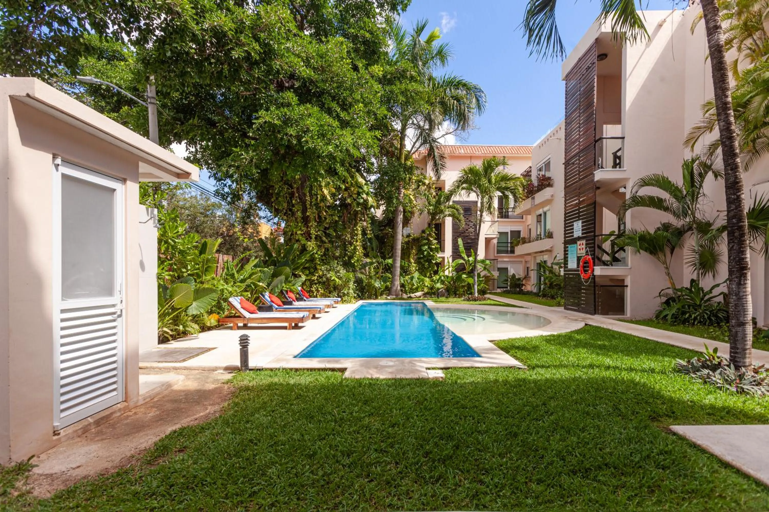 Garden view in Via Tendenza Condos