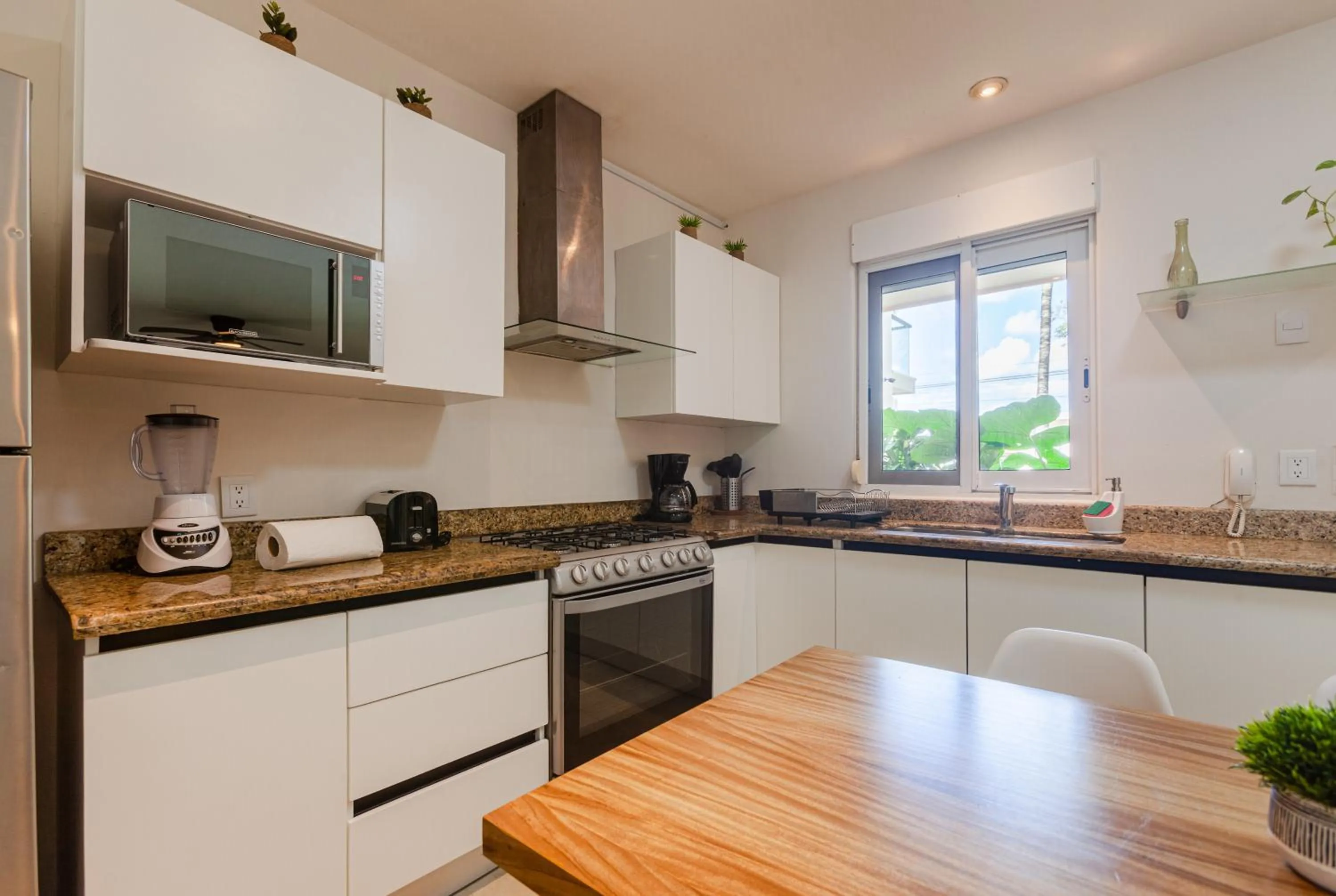 Coffee/tea facilities in Via Tendenza Condos