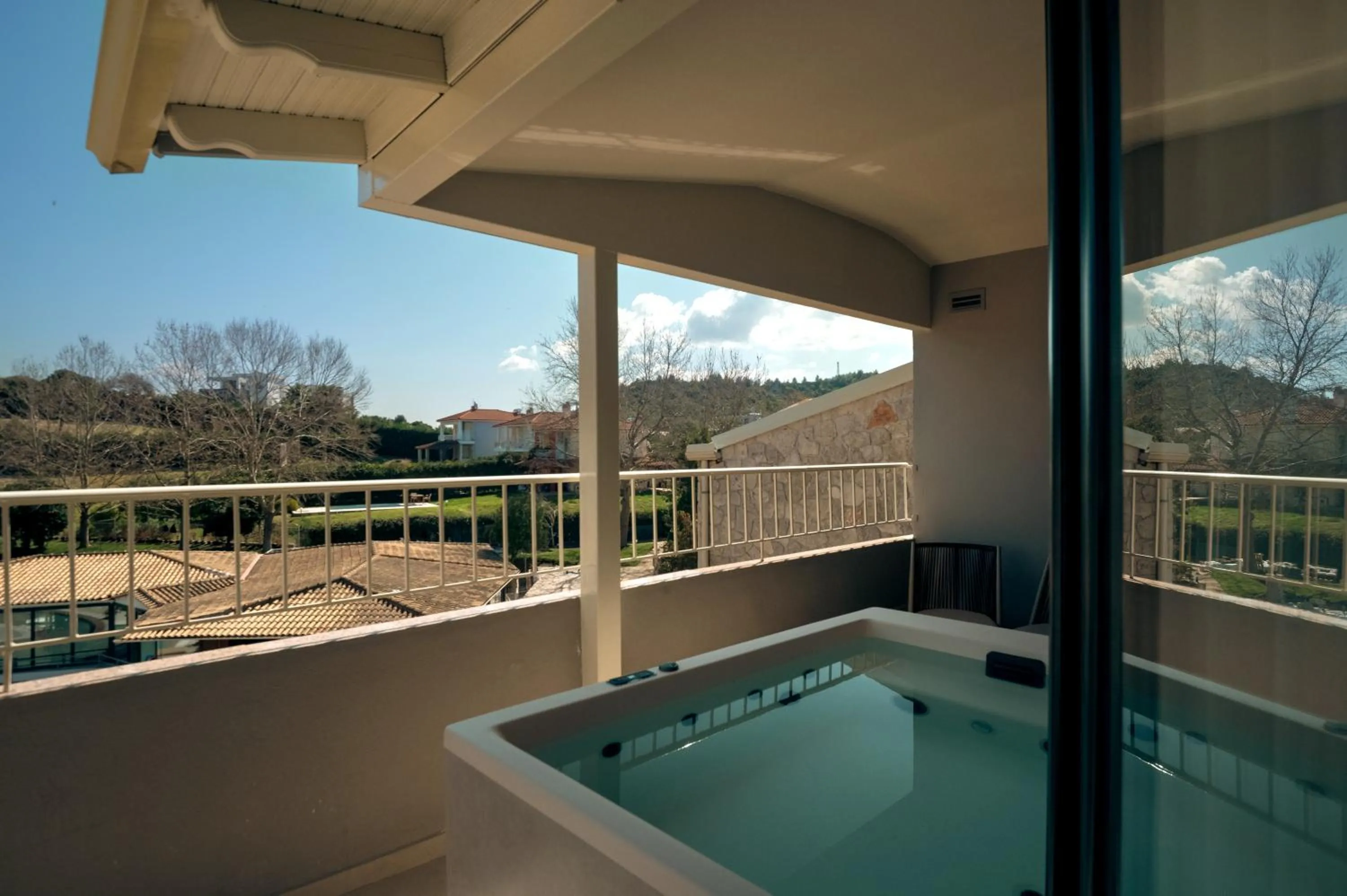 Sky Garden Jetted Pool Loft in Zeus Eleva Kassandra Lagoon
