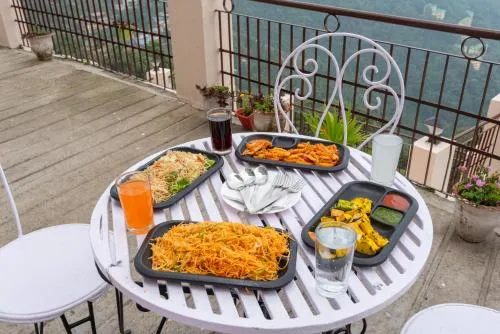 Hotel Sapling Mussoorie - 500 Mtr from Picture Palace Mall Road