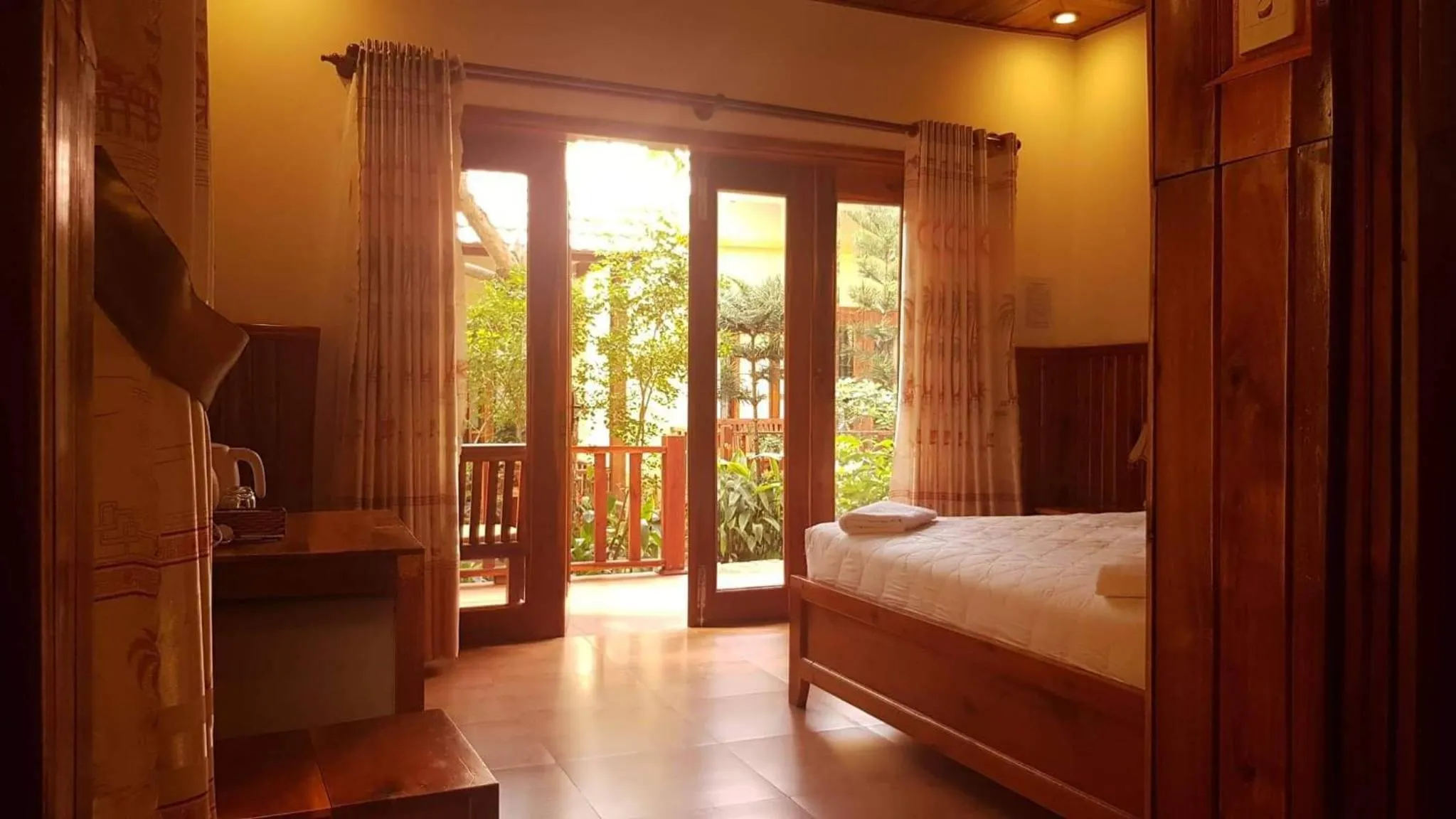 Property building, Bed in Free Beach Resort