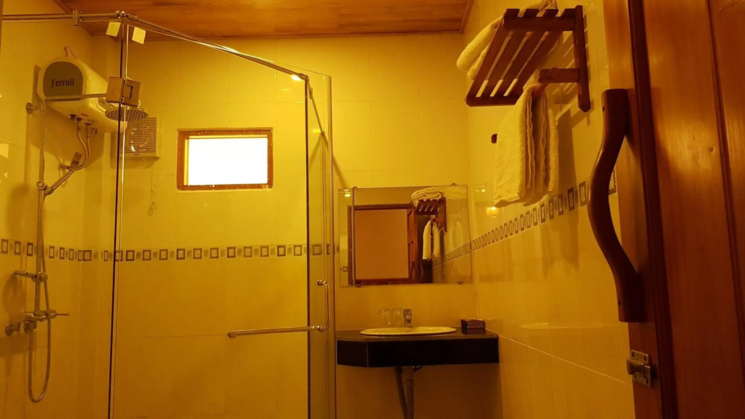 Shower in Free Beach Resort