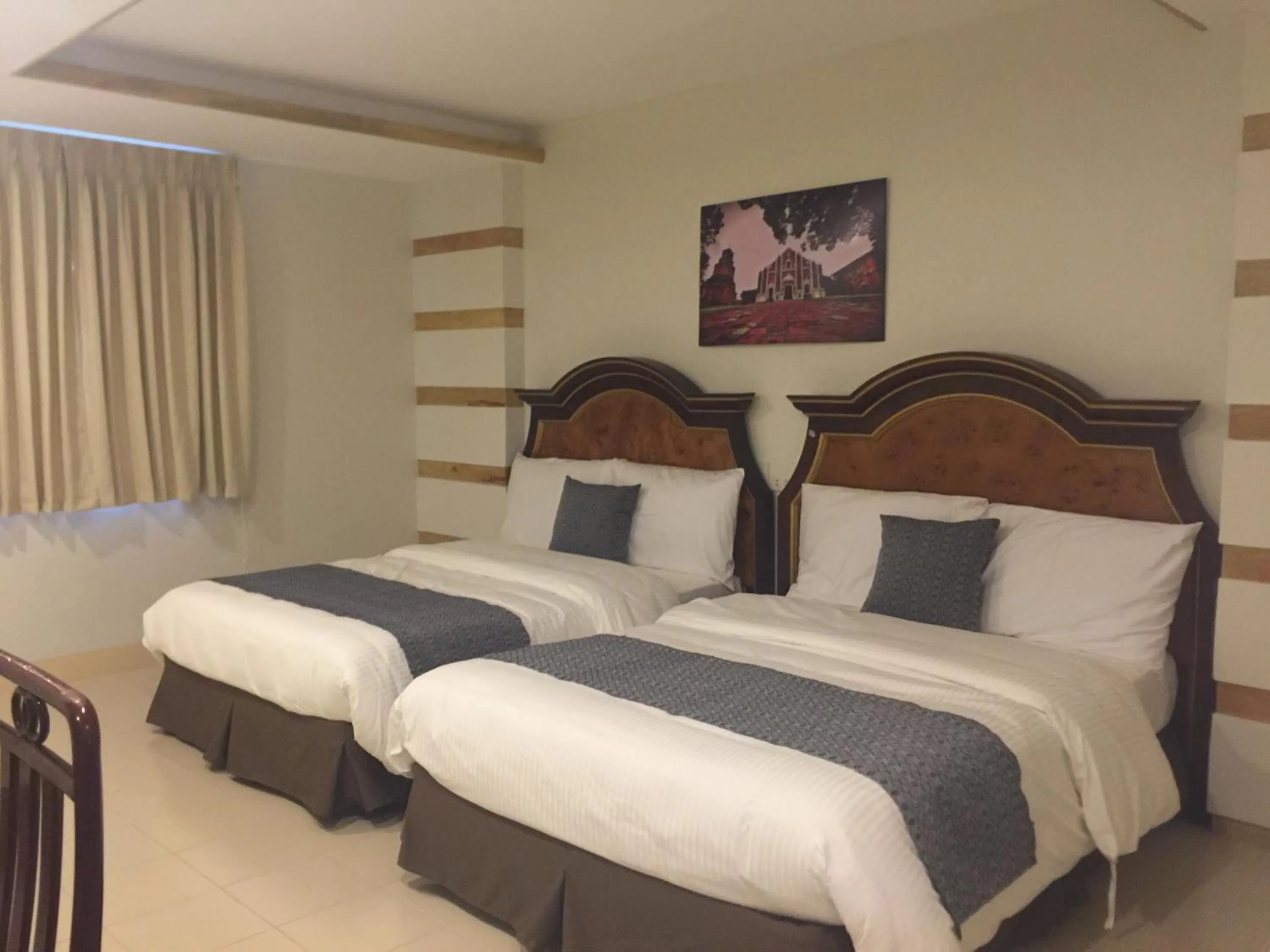 Bathroom, Bed in Metro Vigan Inn