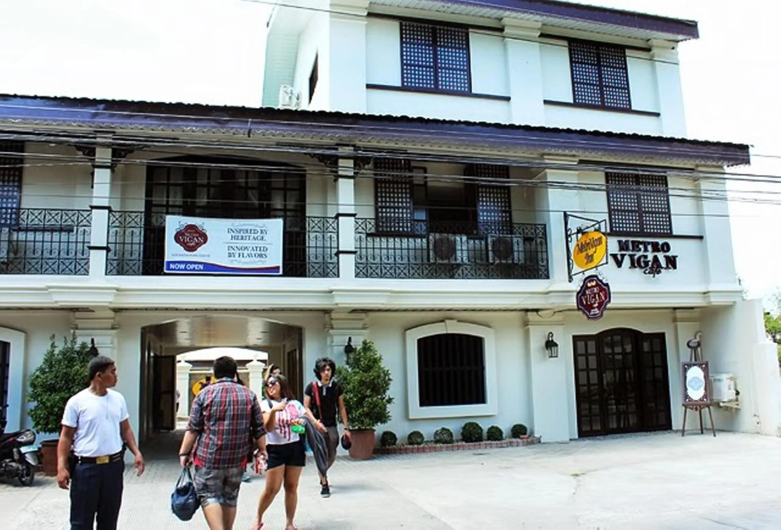 Facade/entrance in Metro Vigan Inn