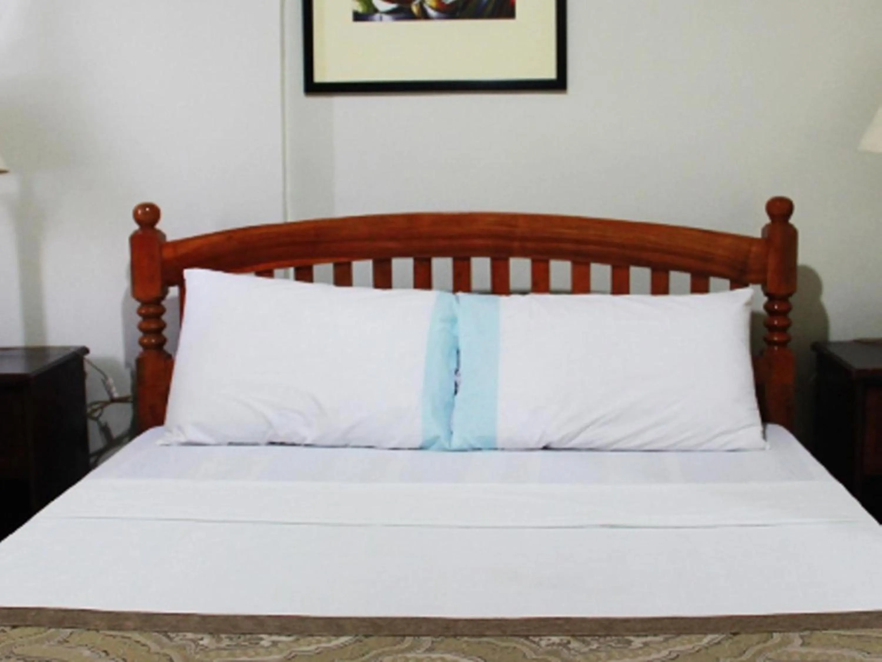 Bedroom, Bed in Metro Vigan Inn