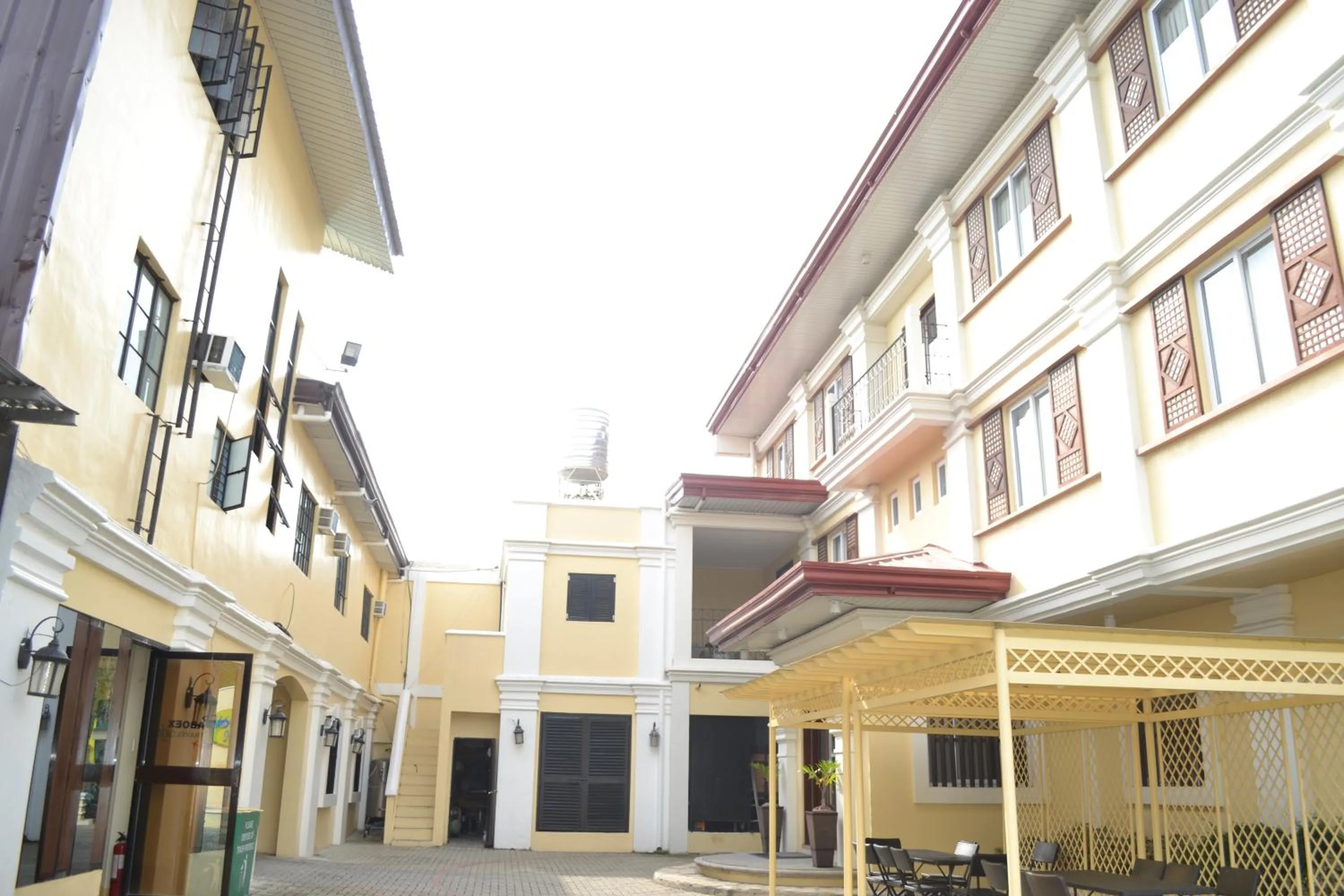 Property building in Metro Vigan Inn