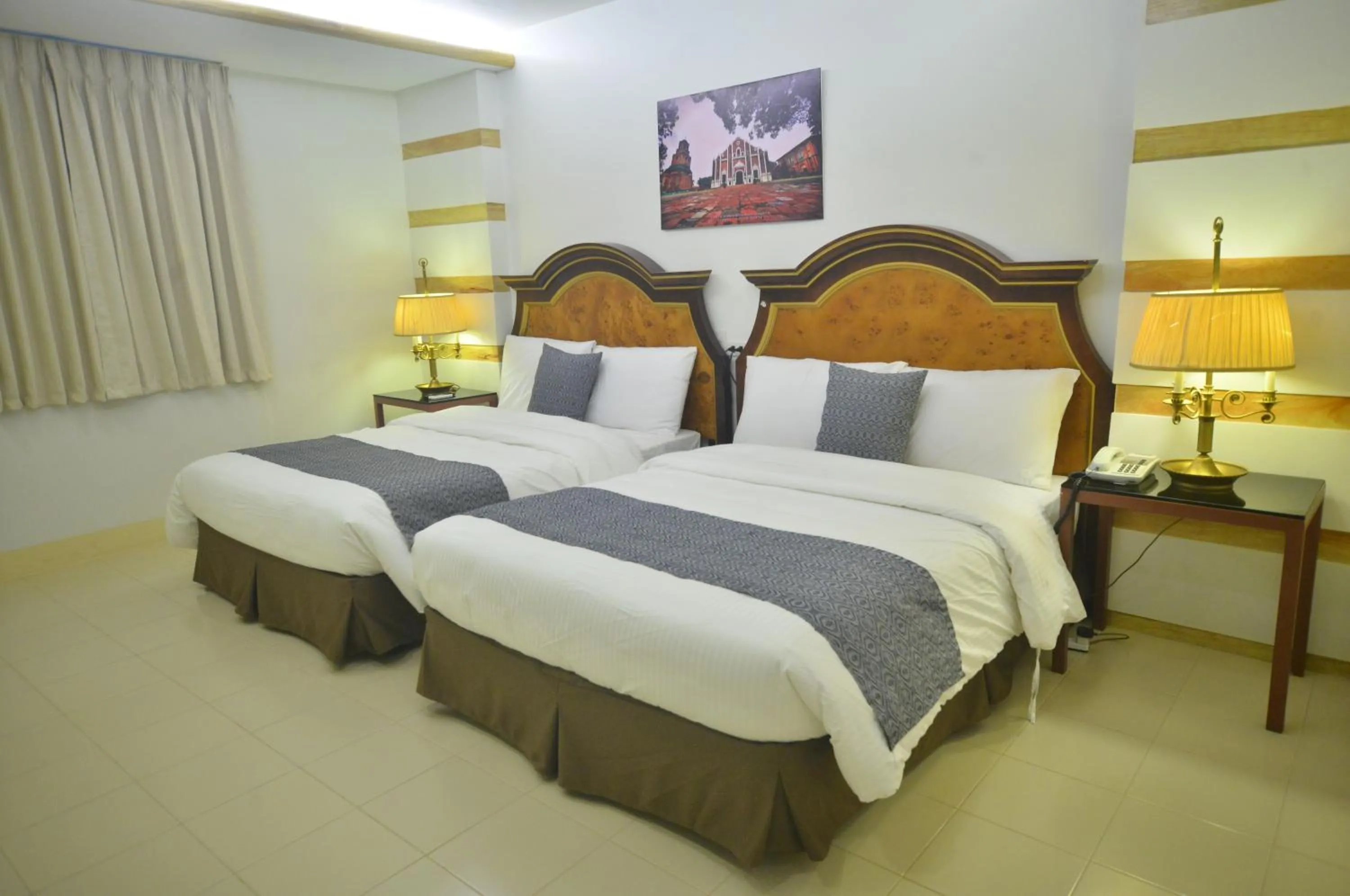 Bedroom, Bed in Metro Vigan Inn