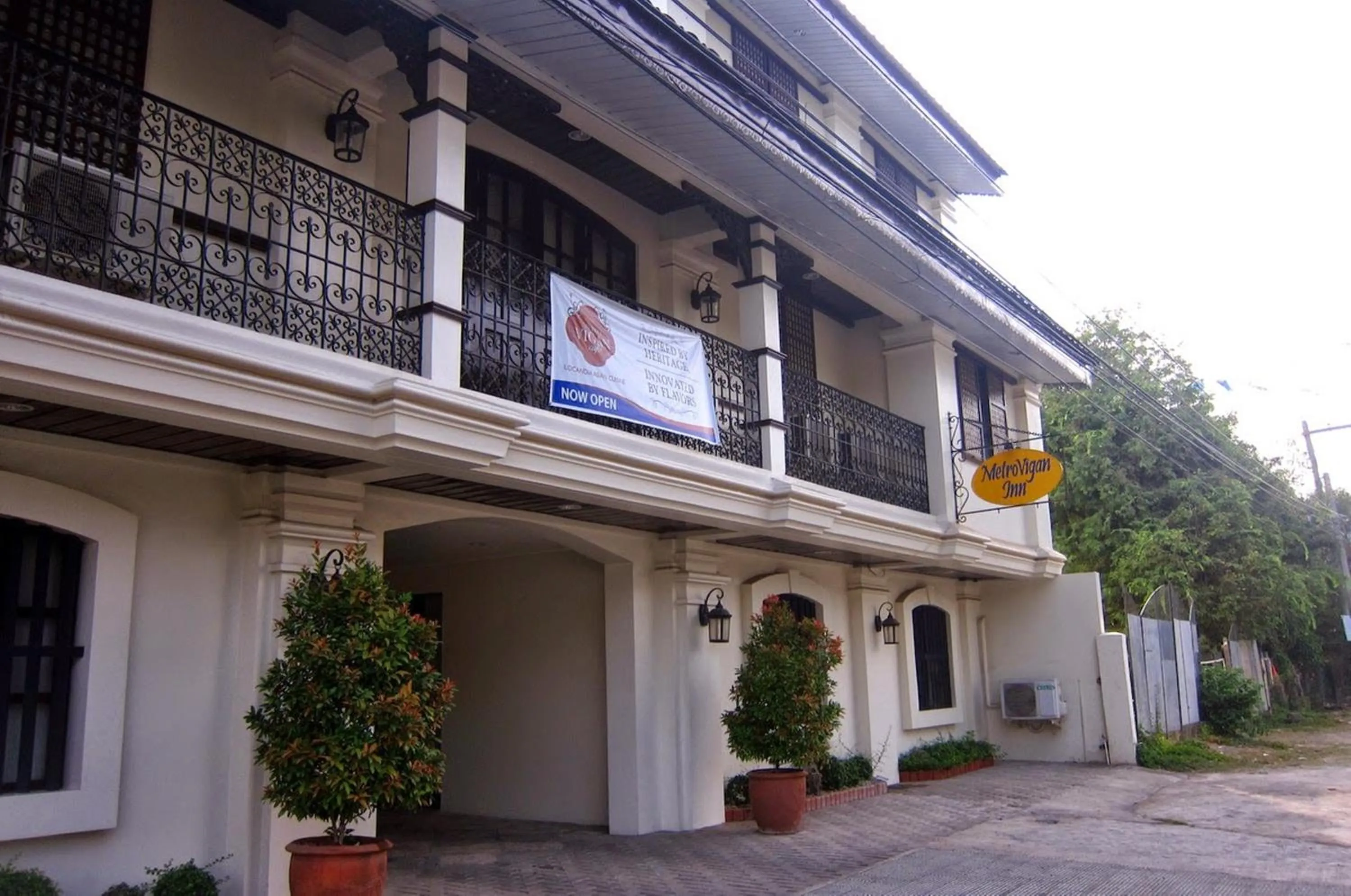 Facade/entrance in Metro Vigan Inn