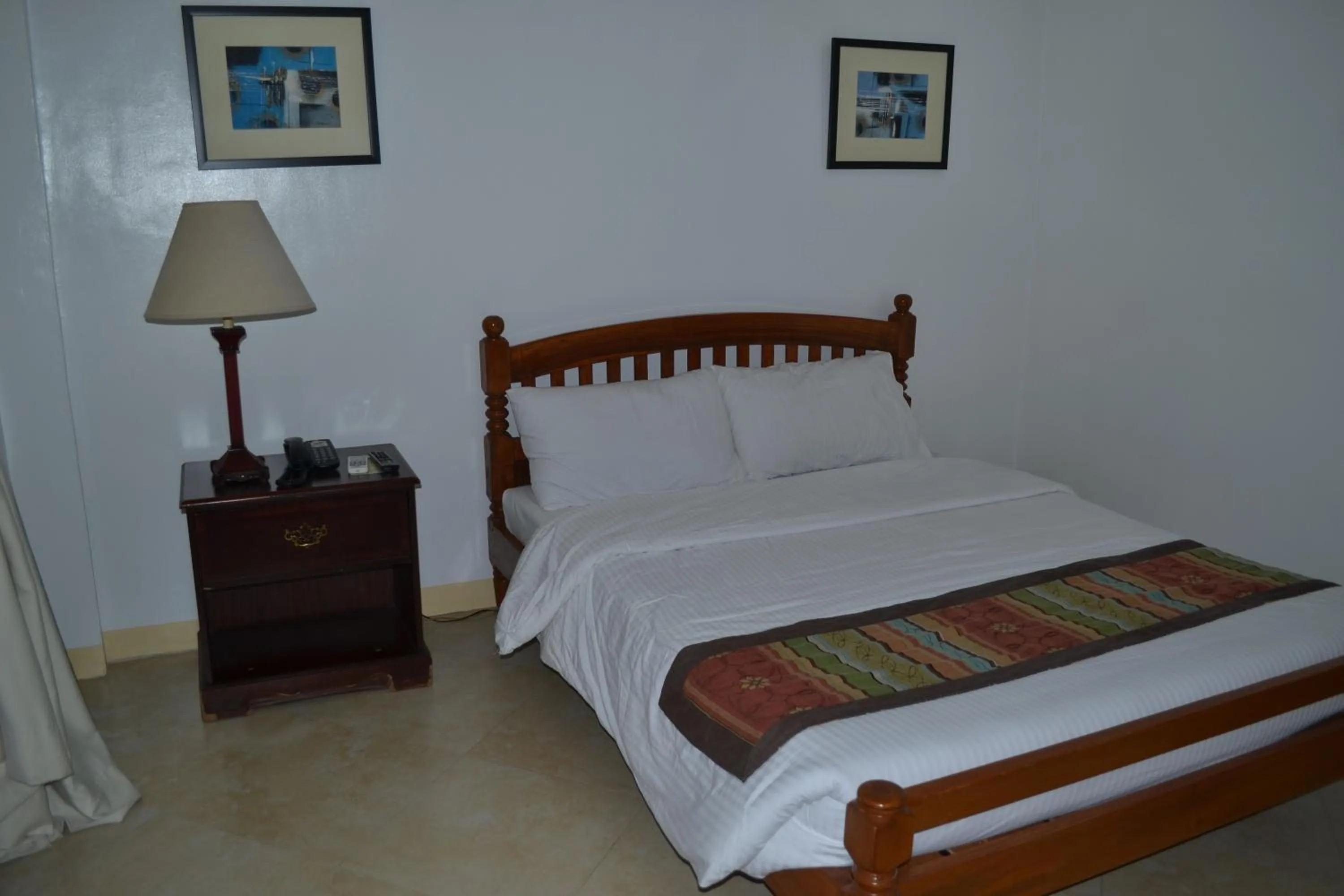 Bed in Metro Vigan Inn