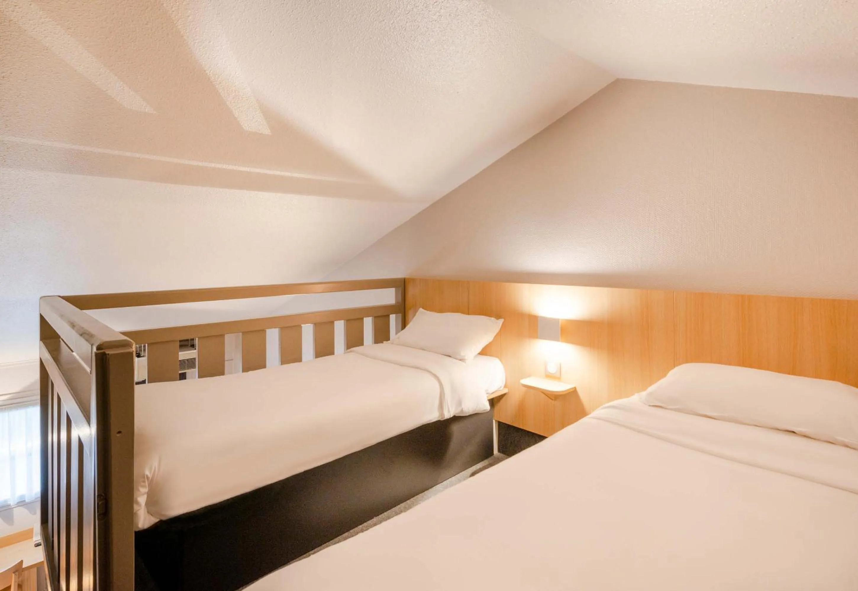 Bedroom, Bed in B&B HOTEL Nantes Parc Expos La Beaujoire