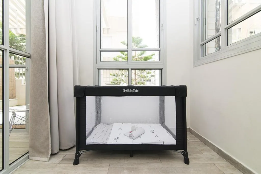 cot, Bed in Allenby 36 Bauhaus Residence 5 Stars