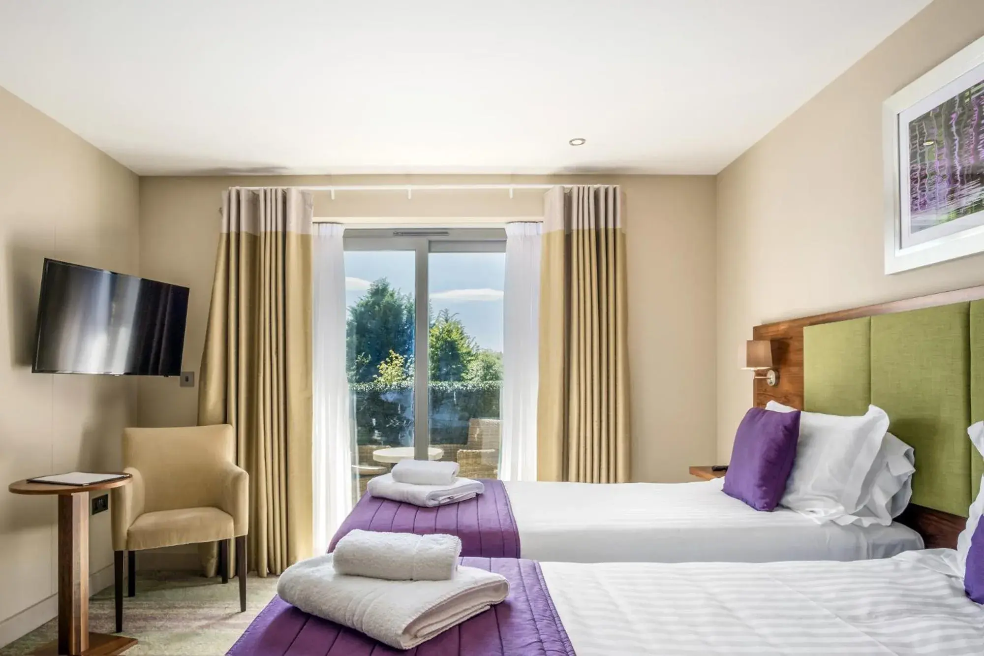 Standard Double with Golf View in Cotswolds Hotel & Spa Standard Double with Golf View in Cotswolds Hotel & Spa