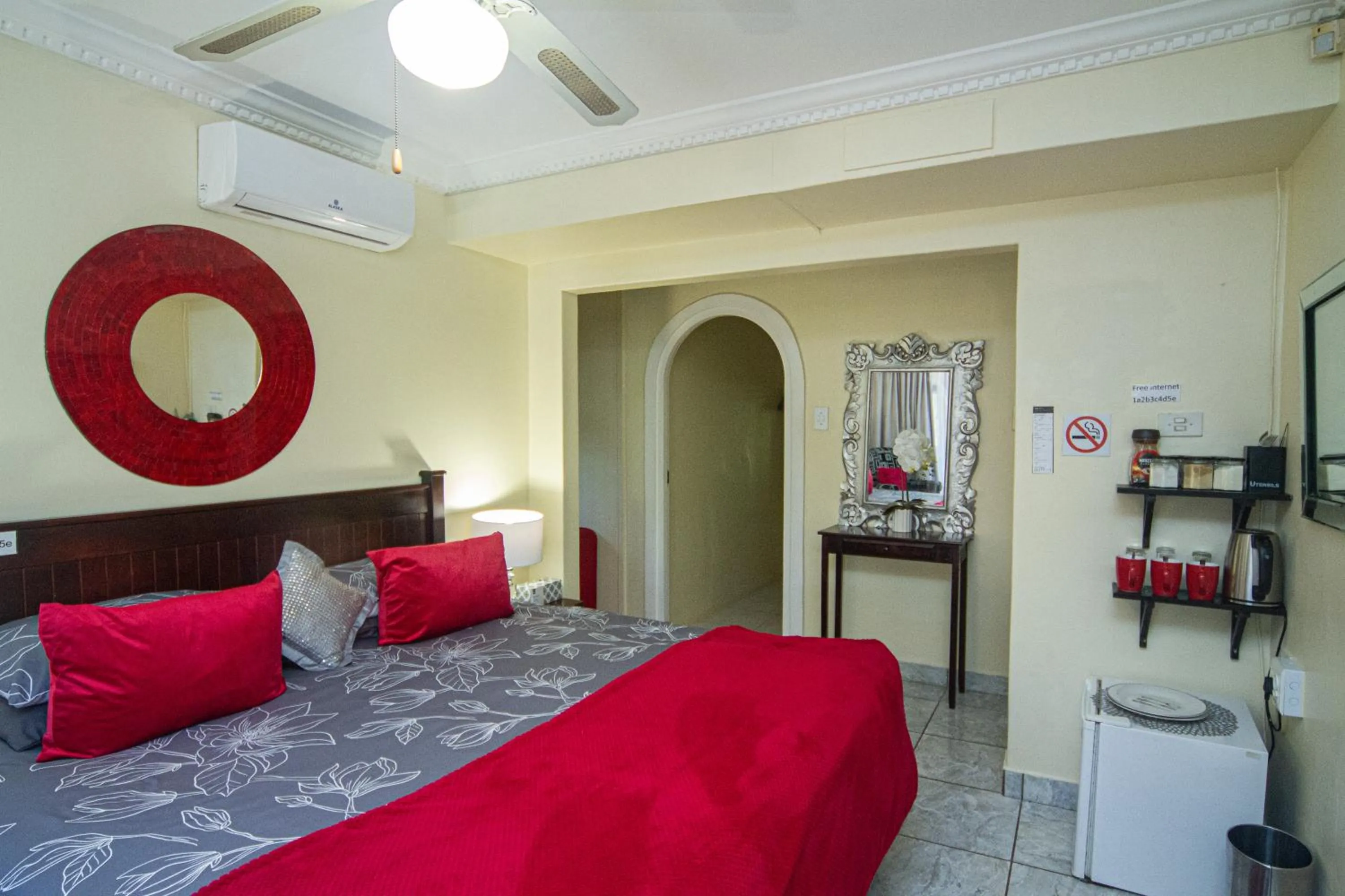 Bedroom, Bed in La Loggia Bed and Breakfast