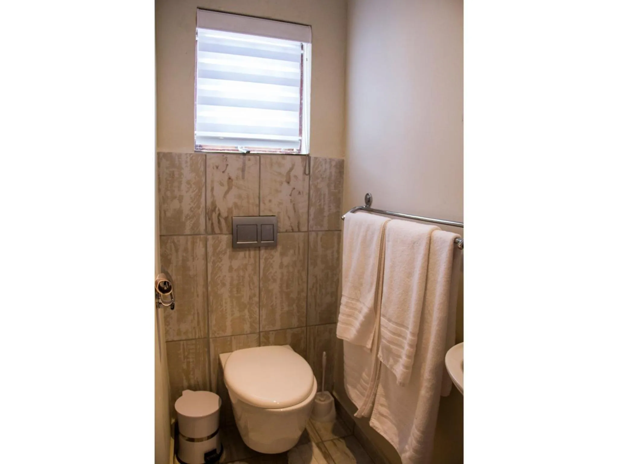 Toilet in La Loggia Bed and Breakfast