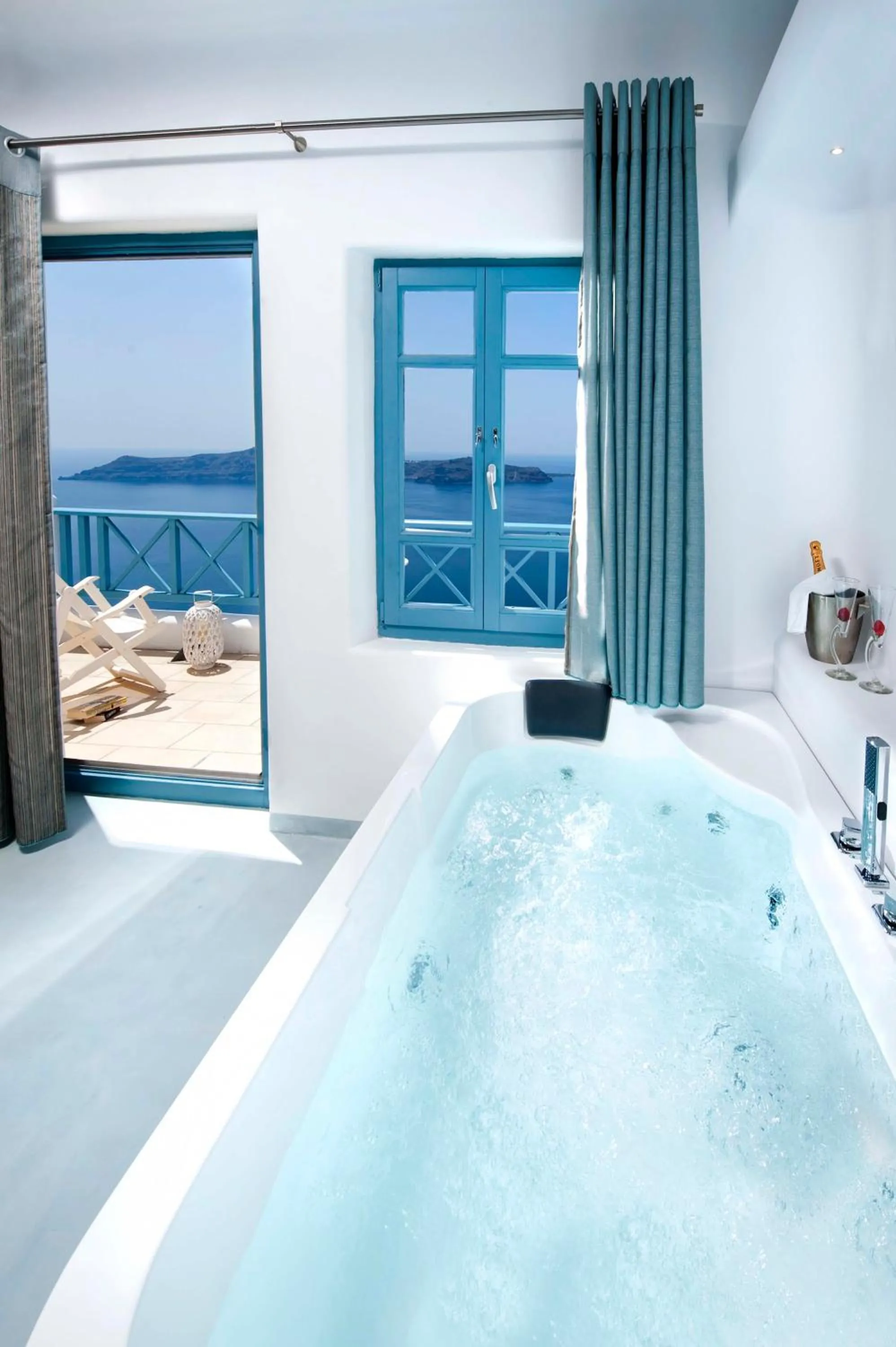 Balcony/Terrace, Bed in Absolute Bliss